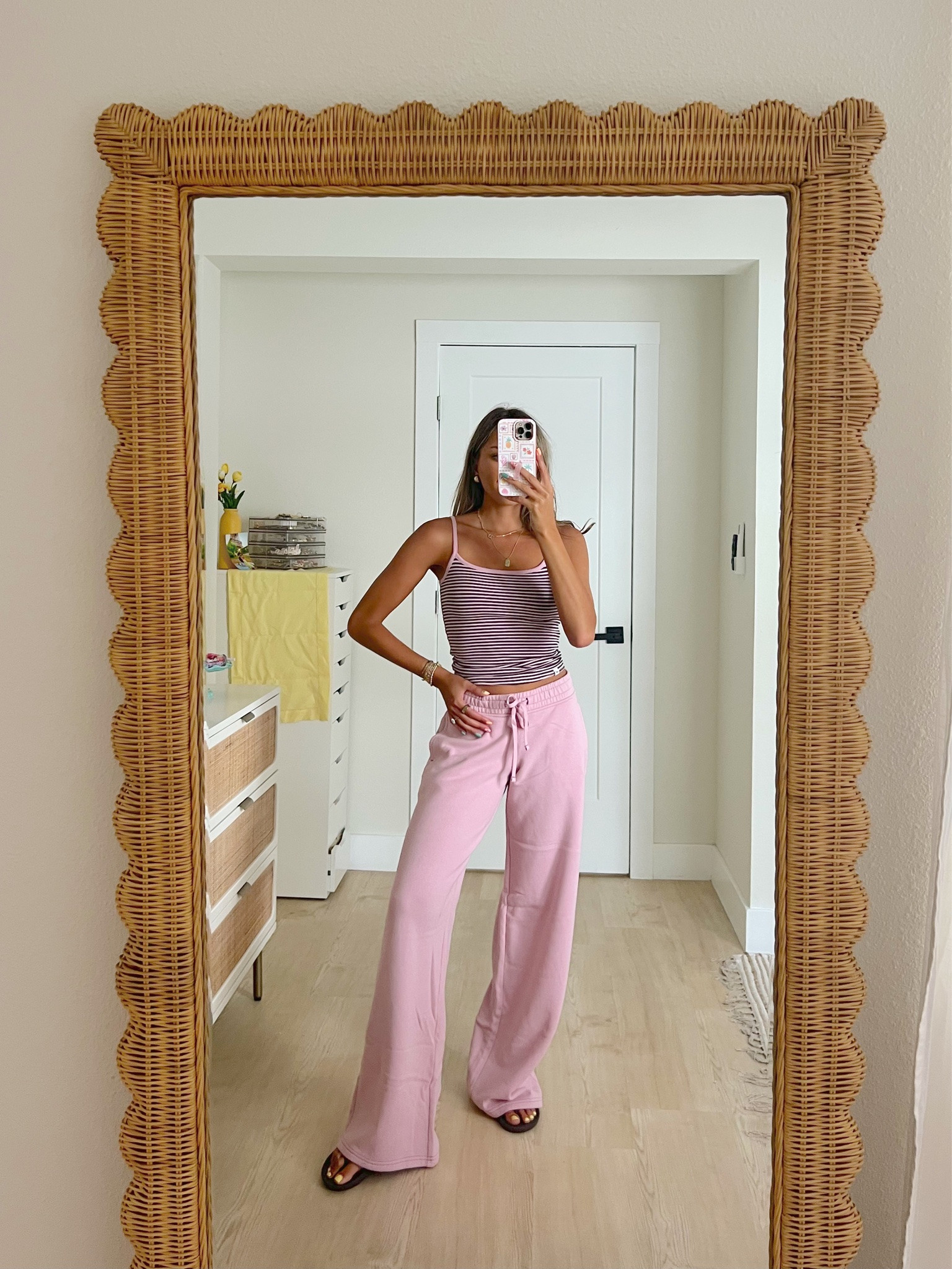 Fall transition outfit from Hollister 25-40% off sale. Use code HCOMCKENZIE for an extra 15% off. XS top 00 regular bottoms 💕

#LTKootd