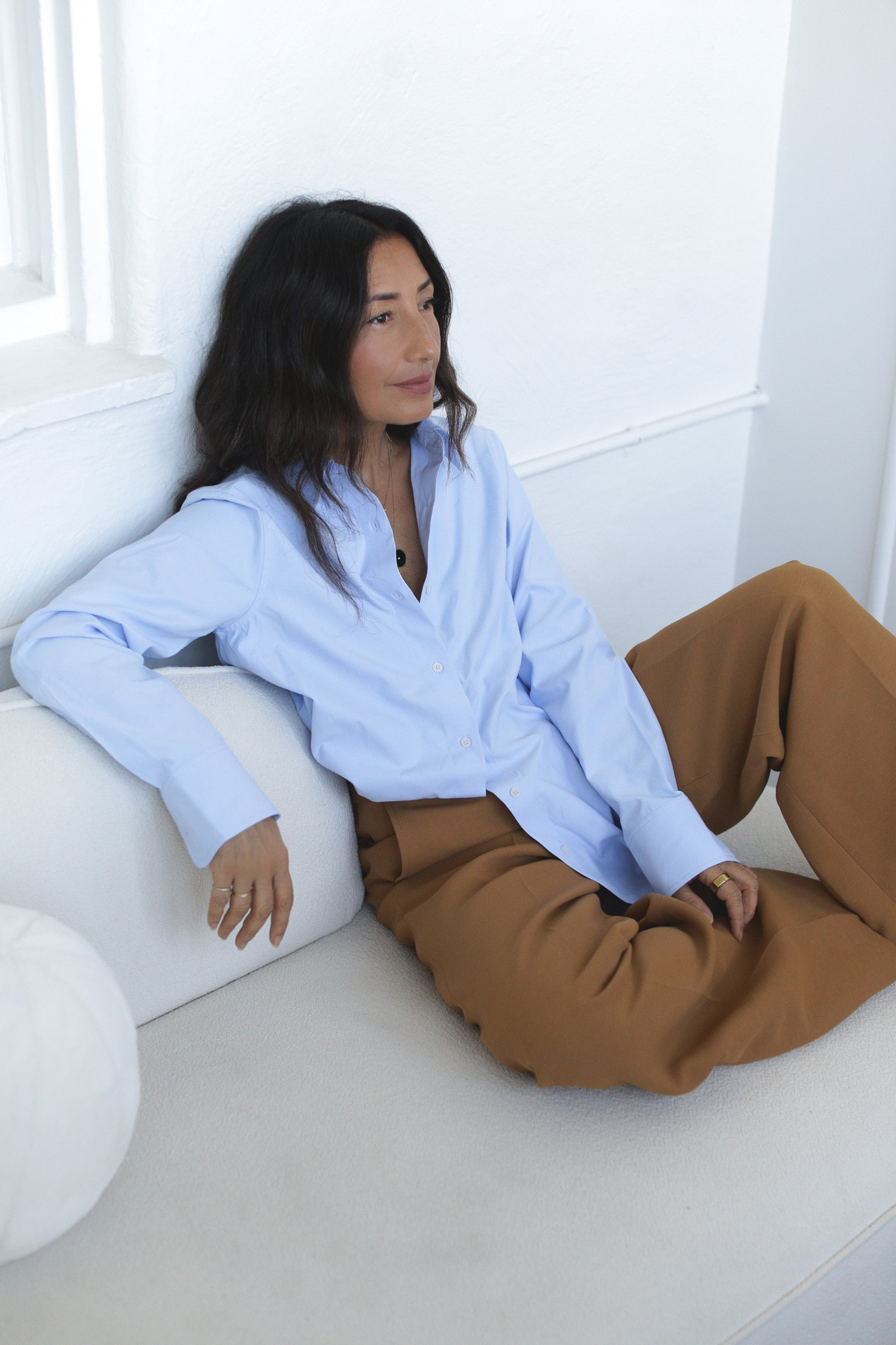 The most classic everyday button down staple every women should own . @brochuwalker 

#LTKworkwear #LTKstyletip #LTKover40