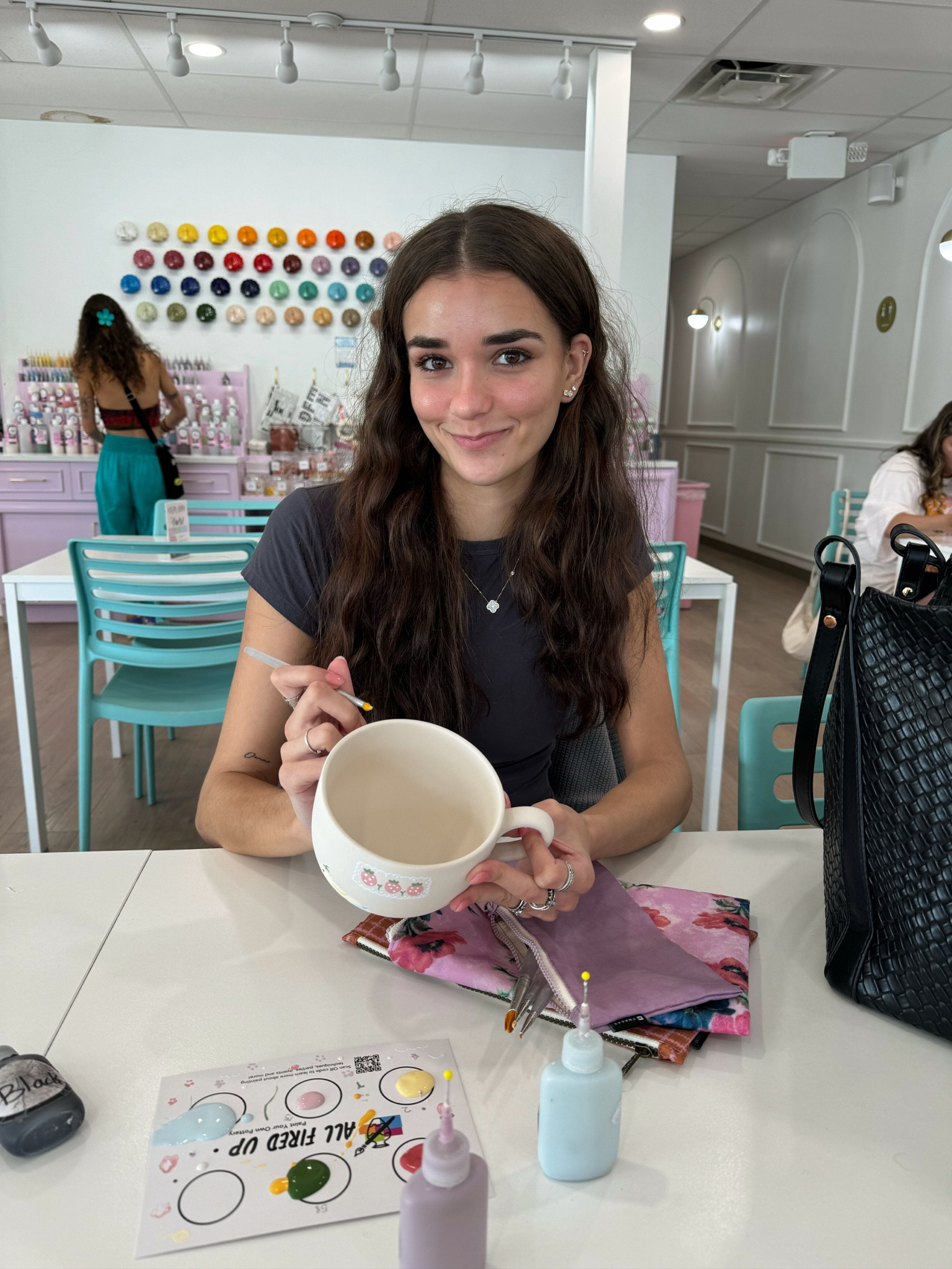 You can use these pouches to travel or for everyday use!! 🌷