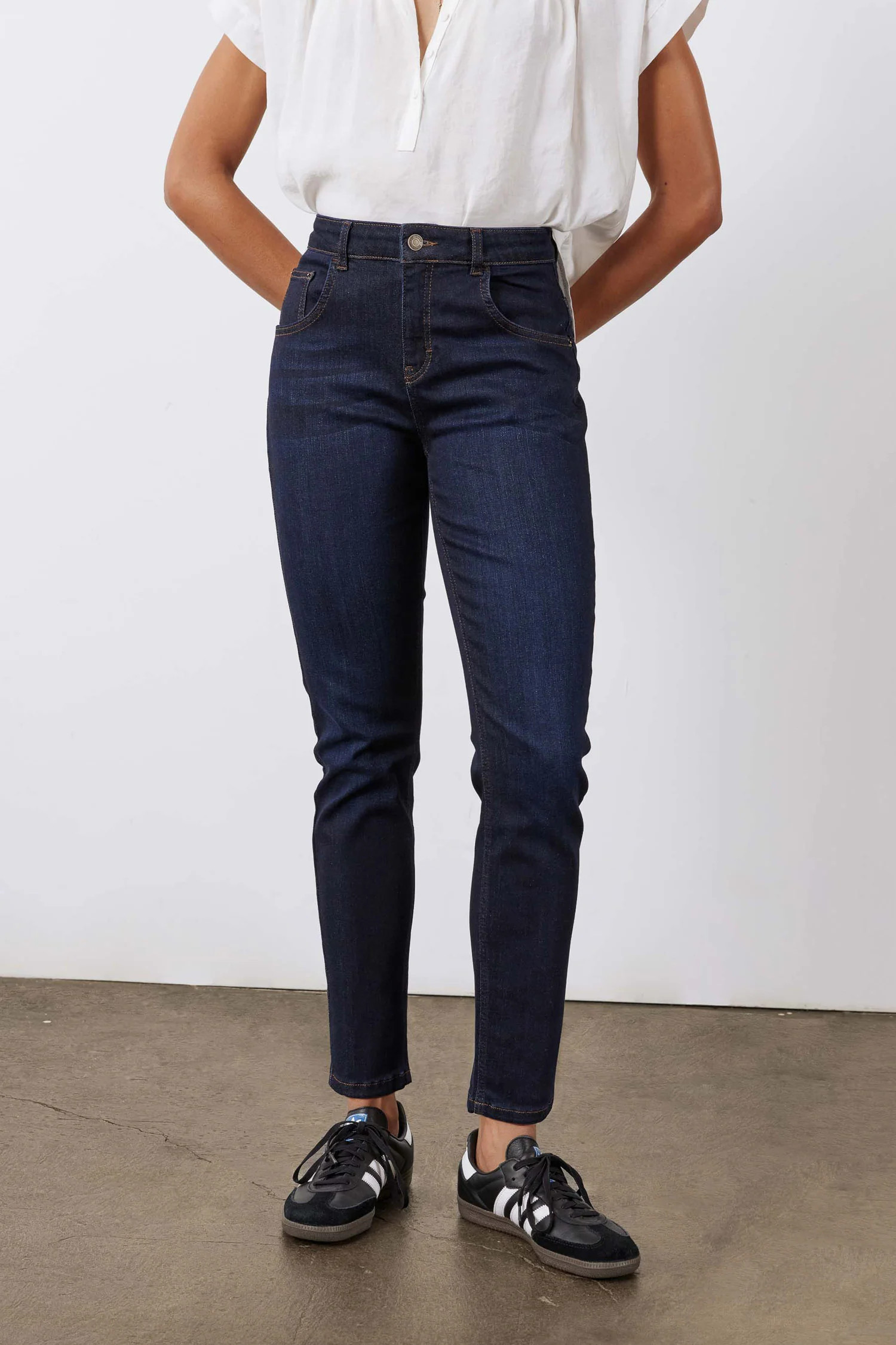 The Iconic Fitted Jeans | Dark Ocean Wash - Ruti | Ruti