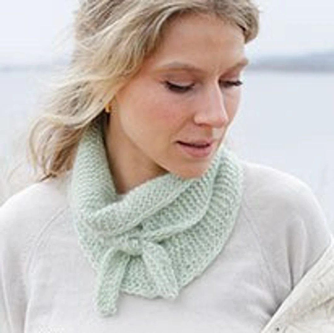 Weiches Halstuch - Dreiecktuch- handgearbeitet - viele Farben schnell lieferbar- Tuch - Halswärm... | Etsy (US)