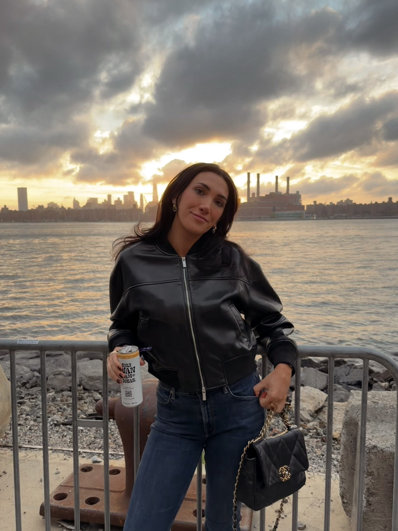 OOTN 🖤 love this aritzia bomber jacket 

#LTKStyleTip #LTKParties #LTKSeasonal