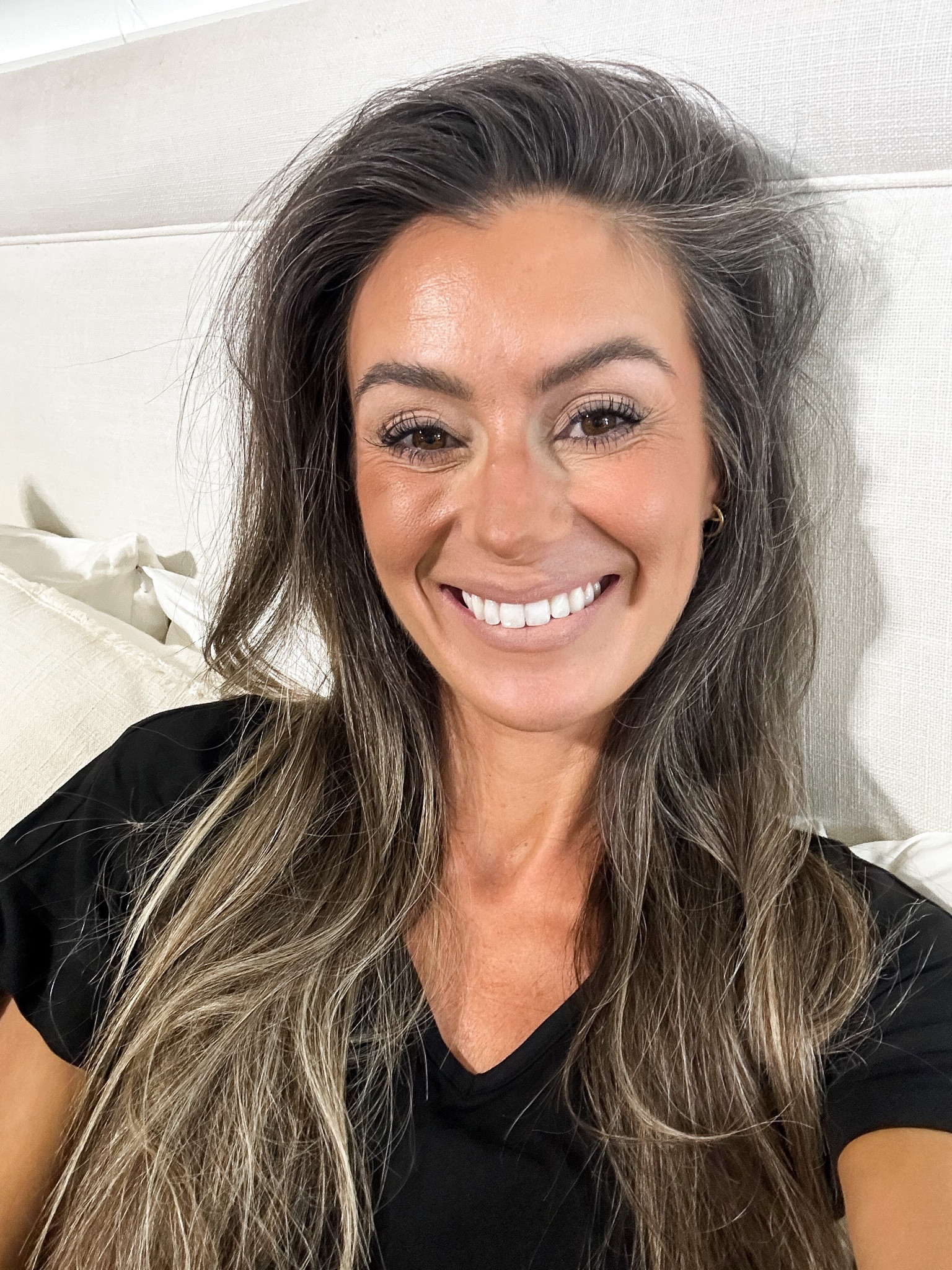 Makeup of the day and press on nails

I use shade 220 in the skin tint
I use shade painterly in the Mac paint pot
I use shade light brunette in the brow product 


#LTKbeauty #LTKunder50 #LTKFind