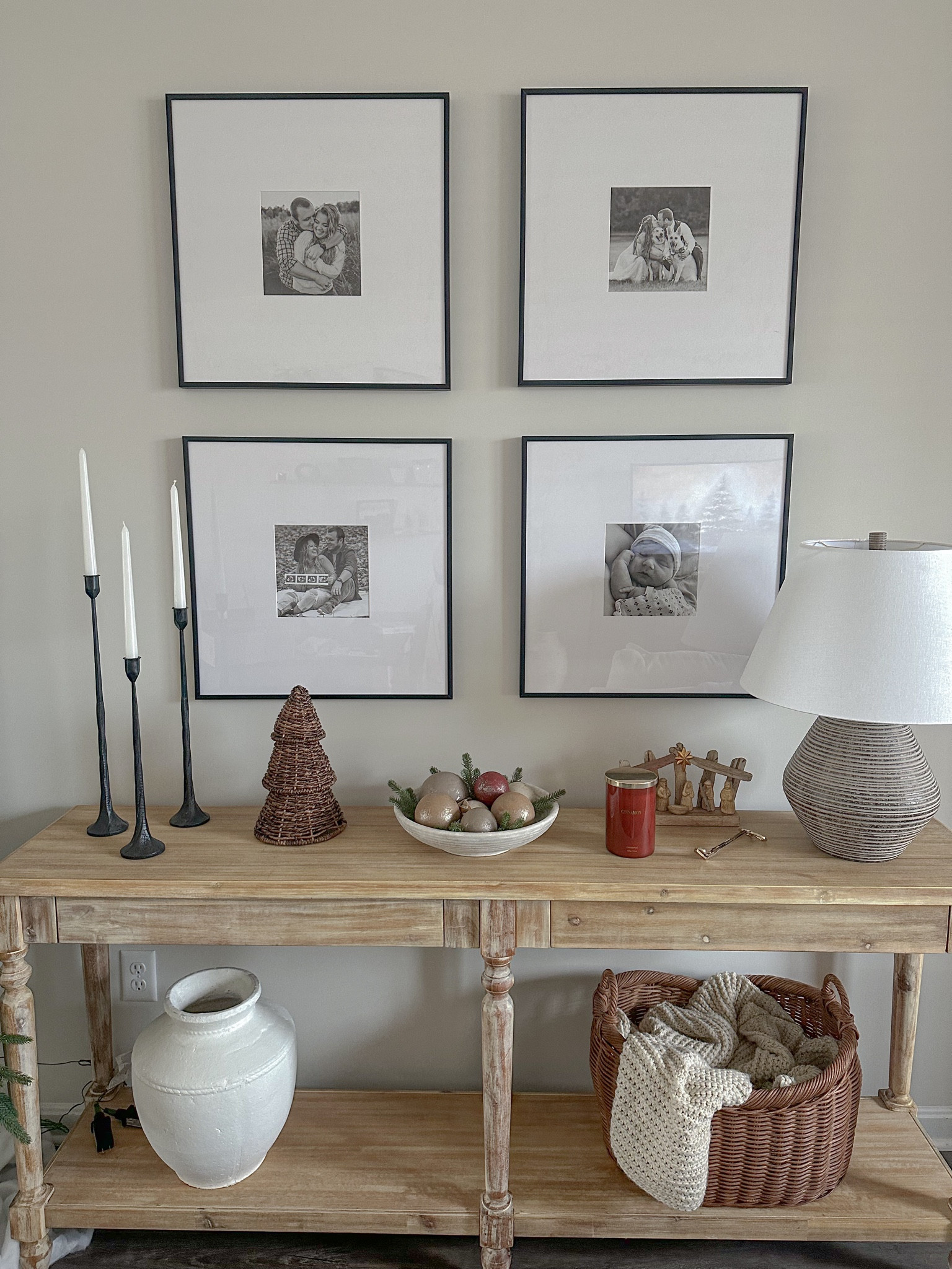 Christmas entryway 🎄