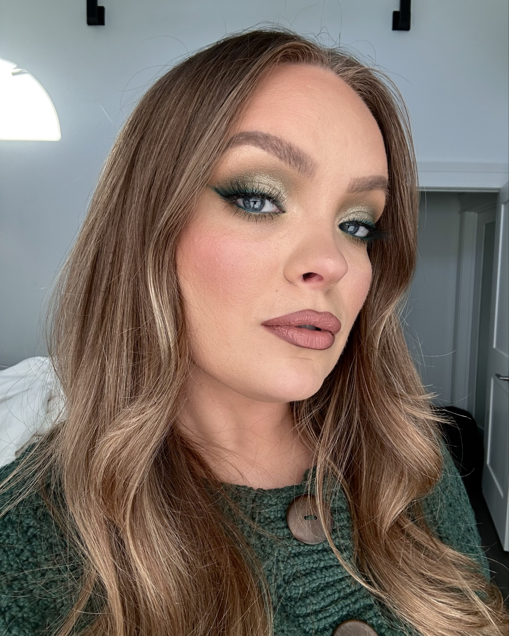 Love this green smokey look. Perfect for fall & the holiday season 💚✨

#LTKHoliday #LTKBeauty #LTKFindsUnder50