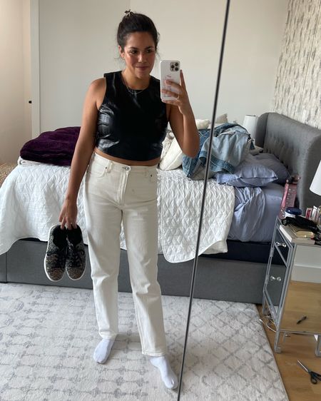 This cropped faux leather shell went perfectly with cream straight leg jeans!

Wearing a size 3 Good American faux leather top and size 30 Abercrombie jeans