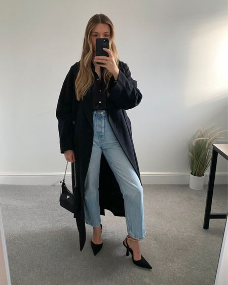Ways to wear a black coat 🖤

It’s the perfect layer for an evening out. Underneath I wear a satin shirt with my cropped leg jeans and court heels.



#LTKstyletip #LTKeurope #LTKSeasonal