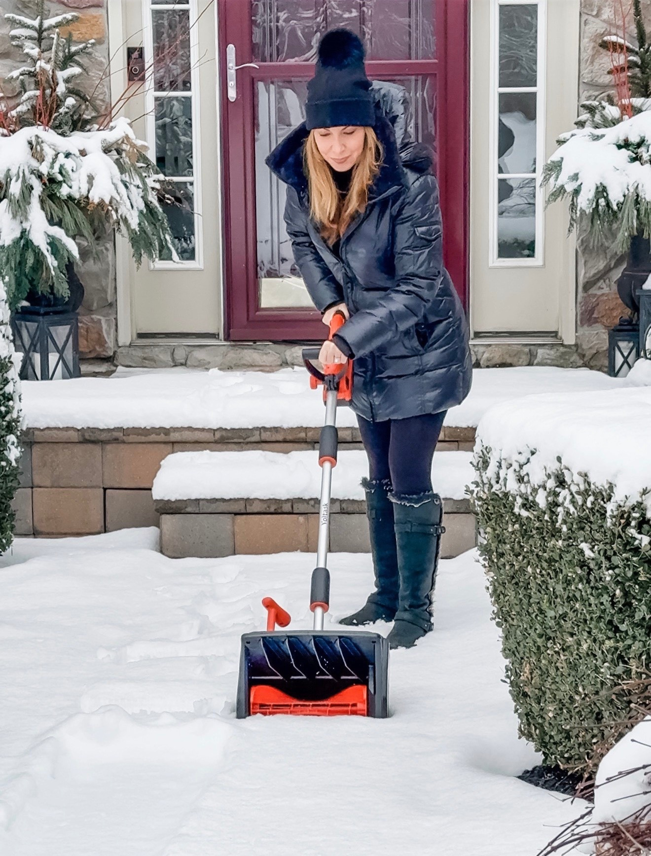 Winter layers that work. This coat keeps me warm without the bulk, and I love how easy it is to throw on and go—even for snowy mornings.

#LTKSeasonal #LTKootd