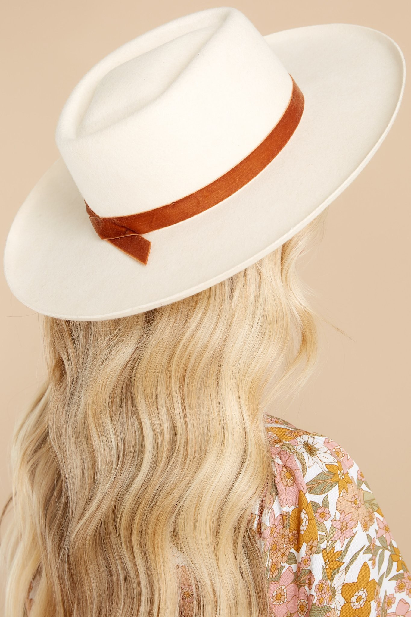 Val White Diamond Hat | Red Dress 