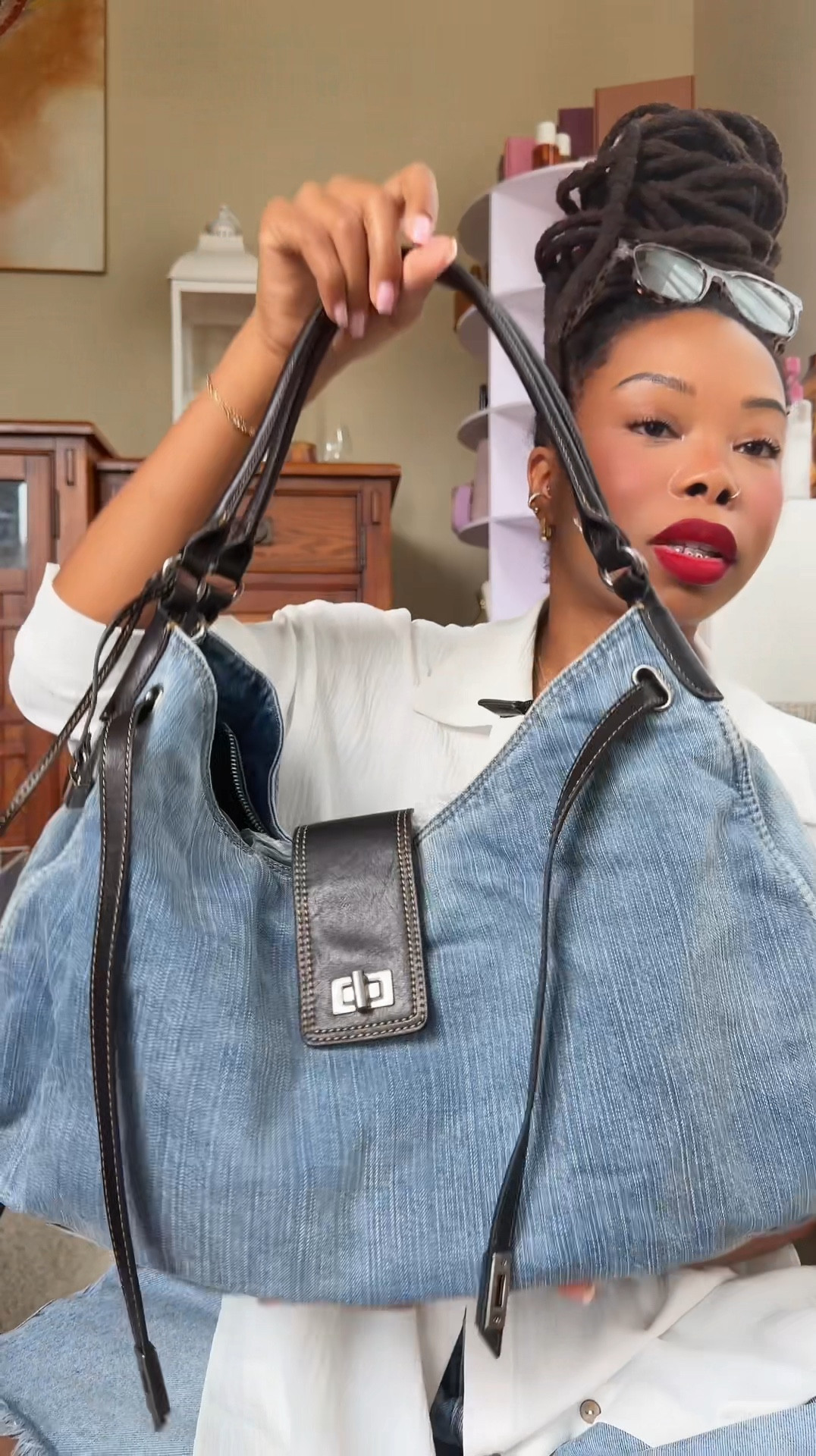 This denim tote bag is perfect! I love Urban Revivo bags. @Urban Revivo 

#LTKgrwm #LTKootd