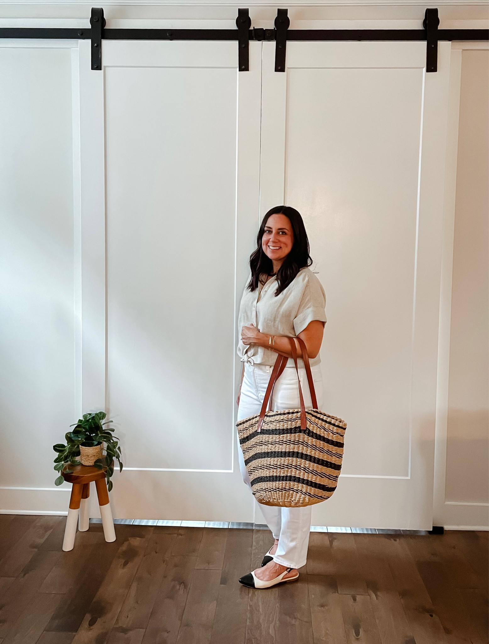 As July is winding down, I find myself reaching for my white jeans more and more… 

#LTKSeasonal #LTKshoecrush #LTKstyletip