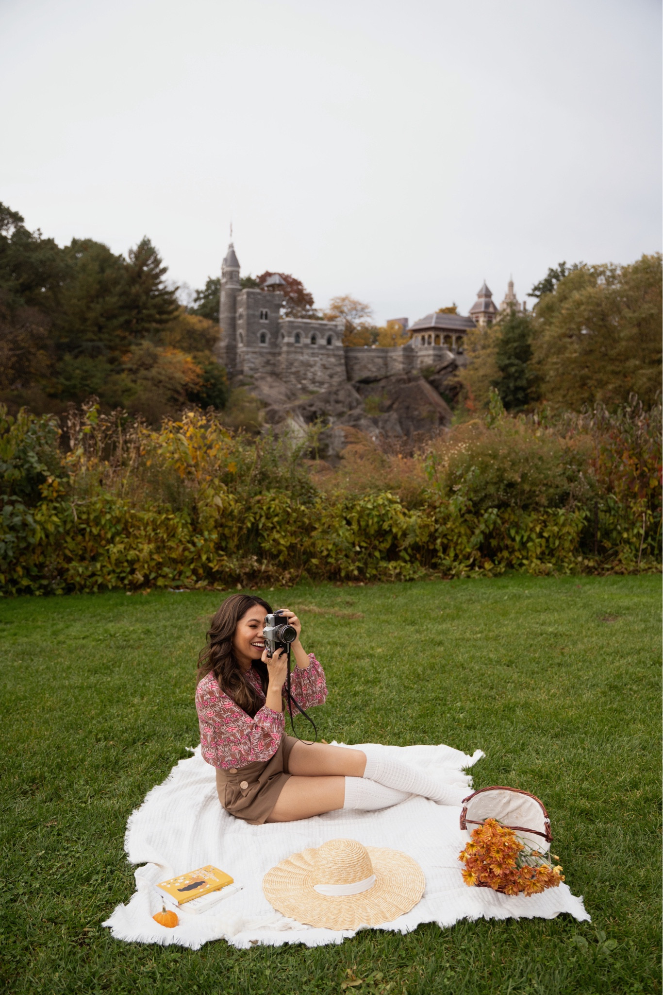Fall is here, which means super cute autumn picnics are something I look forward to! I love pairing over the knee socks with shorts and flowy blouses, and the best part is that some of the products I tagged are on sale. Shop away with the products I’ve tagged in this post! 🛍️

#LTKSeasonal #LTKSaleAlert #LTKFindsUnder50
