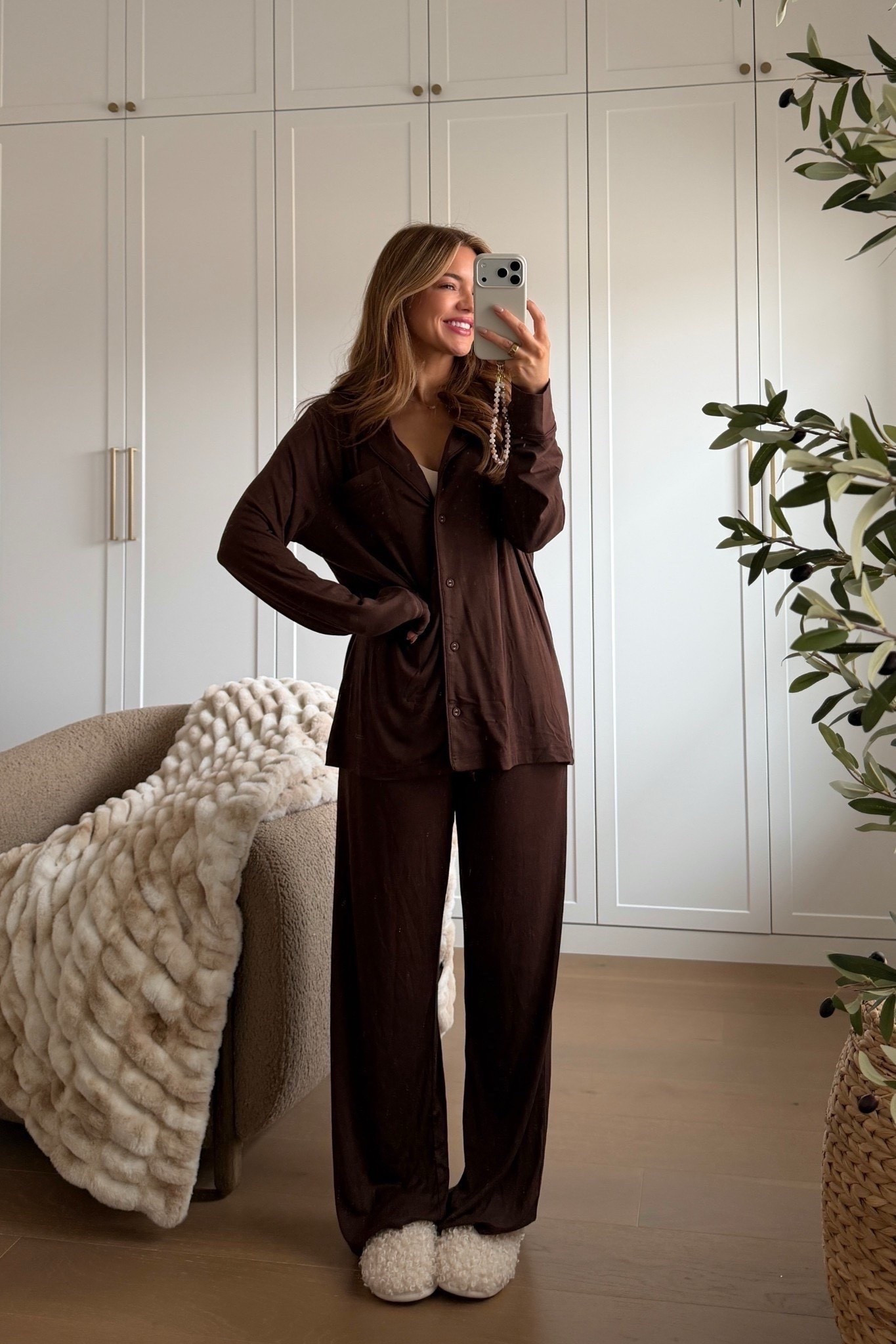 wearing a small in these cozy amazon pjs!!

amazon, amazon fashion, pajamas, cozy loungewear, michele jaliene


#liketkit #LTKselfcare #LTKdayinmylife
