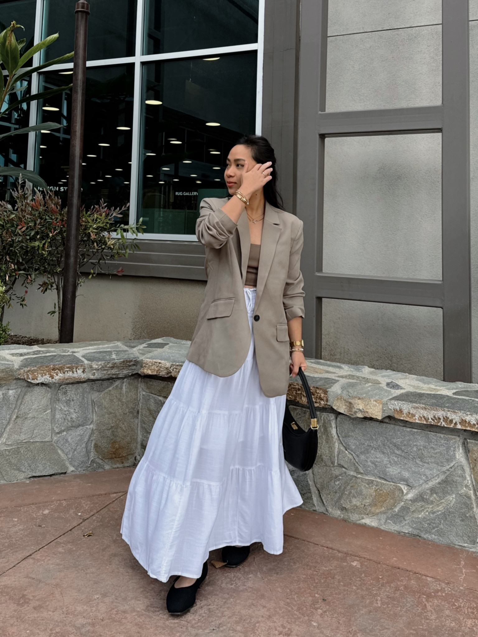 Wearing size small for everything. The shoes fit TTS— ordered 6.5 wide but regular 6.5 would’ve been good too:)



tiered skirt, blazer style, mary janes, extra petite, love bonito