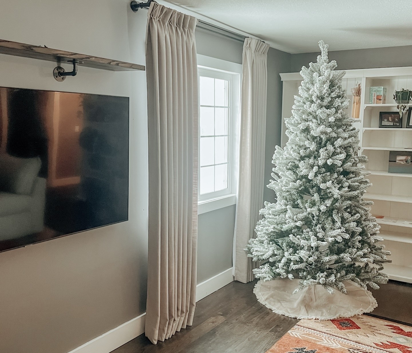 gifted by twopagescurtains 🤎

With the first snow, the light is BRIGHT but I don’t love a full black out curtain, so I’m grateful to be given the opportunity to add these to my home! 

Completely custom curtains to fit your style from no light filtering to total black out, choose your custom size, your preferred pleat, color, etc! They even have a measurement guide on their website to help you get the perfect fit! I am obsessed with how beautiful these look in our living room. 

https://app.im.skeepers.io/c/hlgig/c/hd0vm
@twopagescurtains #twopagescurtains #twopageshome #homeinterior #homedecor #christmasdecor #neutraldecor #neutralchristmas #firstsnow #windowtreatment #livingspace #lifestyleblog