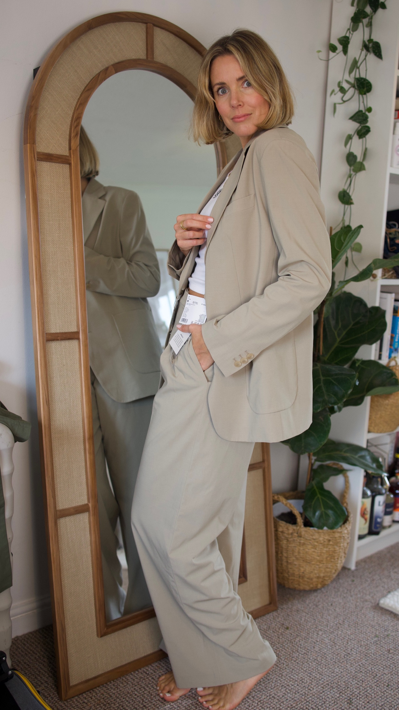 Uniqlo suit
Spring blazer 
Wide leg trousers 

#LTKeurope #LTKSeasonal