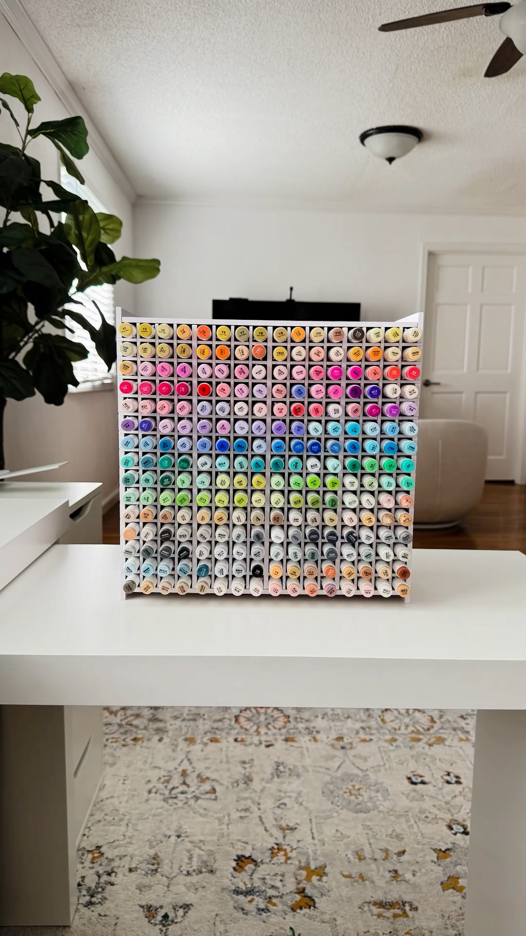 🌈 Organizing my daughter’s @ohuhuart markers in her new marker storage rack—creativity is now at her fingertips!



It is easy to assemble, excellent quality, and reasonably priced compared to others.
.
.
.
#ohuhumarkers #ohuhucommunity #organizingideas #stationery #amazonfinds 

#LTKFamily #LTKBacktoSchool #LTKVideo