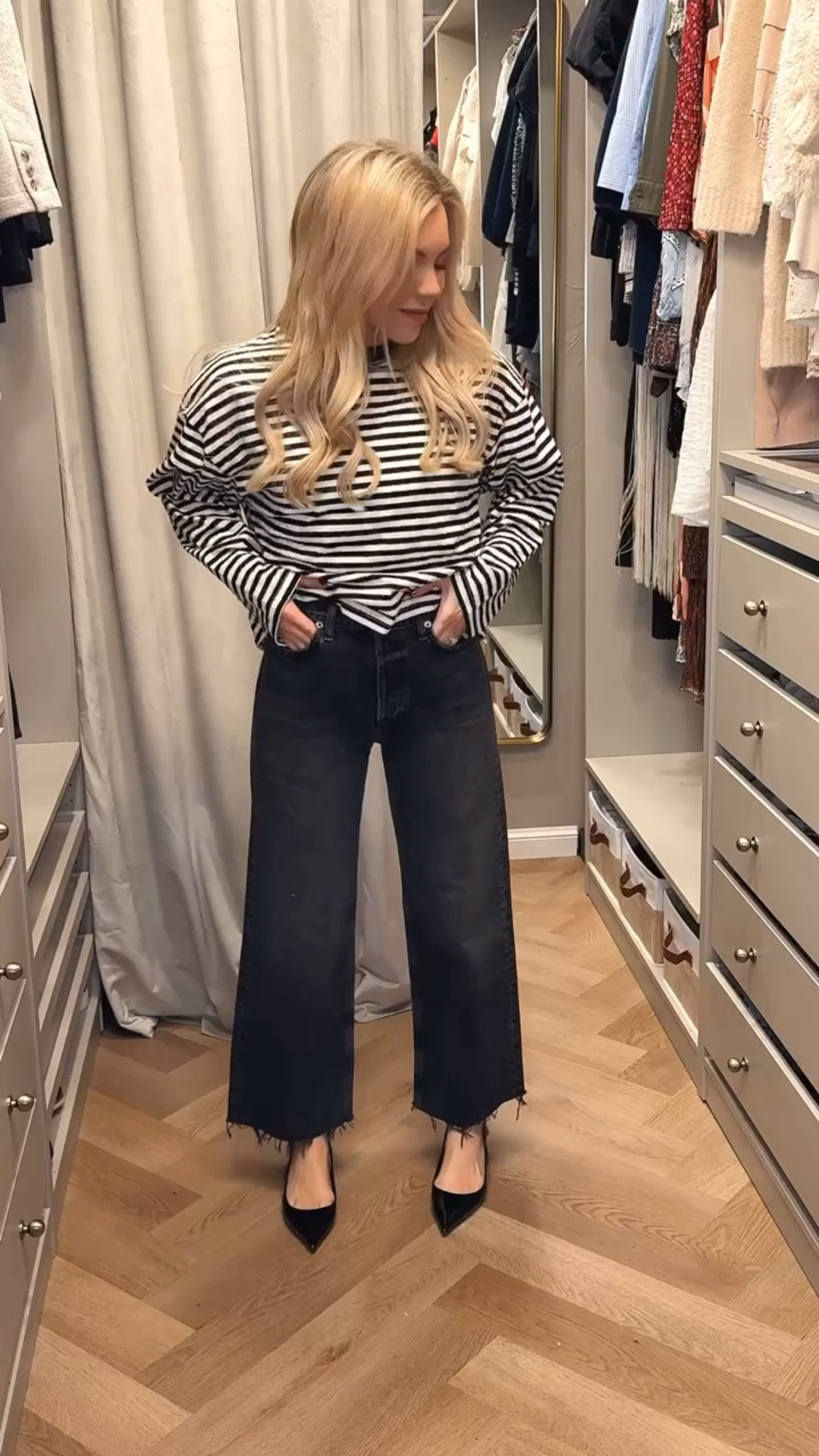 Stripe tee
Black jeans
Cropped wide leg black jeans 


#LTKootd #LTKdayinmylife #LTKSeasonal