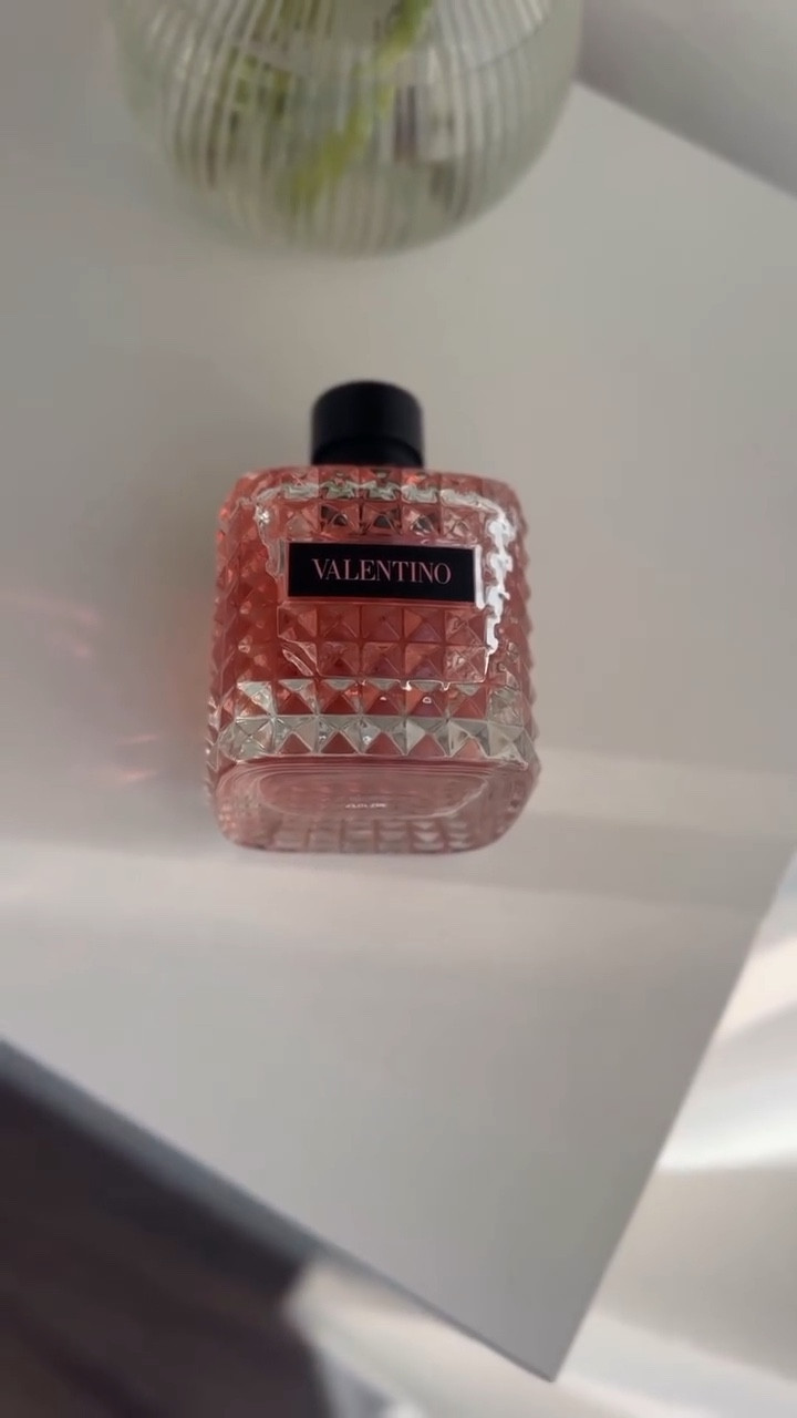 Let’s just say I am officially obsessed with the @valentino.beauty  Born In Roma Donna EDP  with blends of smoky vanilla , jasmine, and cashmere 

As my base I used their hydrating disco balm  which gives a soft and supple shine for hours. Topped off my lips with  the Matte lip color in SPIKE . The ultimate neutral pink that last for hours with one swipe’ ! 

Soft florals, smooth lipstick, and the scent that makes every moment feel like a story.

Grab yours by visiting @valentino.beauty @sephora 

#ValentinoBeauty, #valentinospikediscobalm #spikevalentino #borninroma #GiftedByValentinoBeauty
