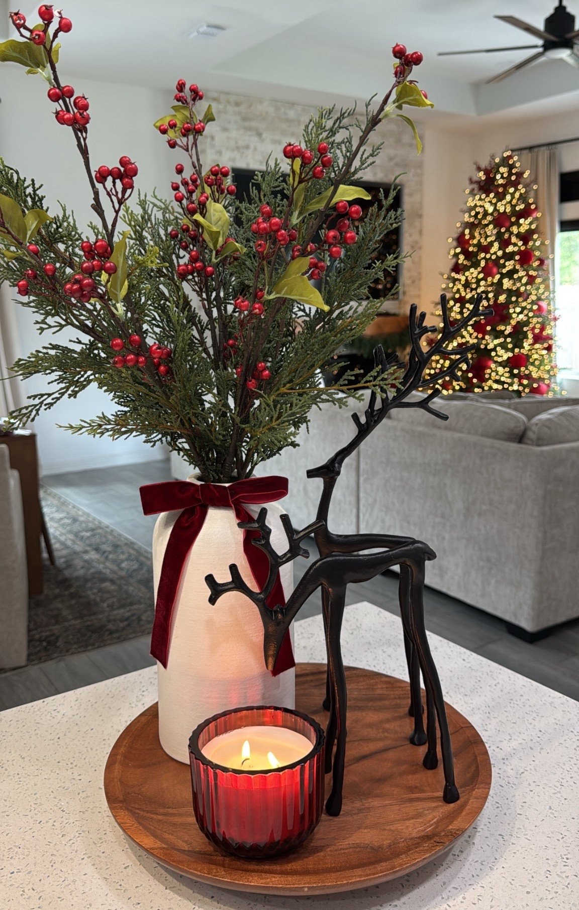 Christmas centerpiece idea♥️

#LTKSeasonal #LTKHome #LTKHoliday