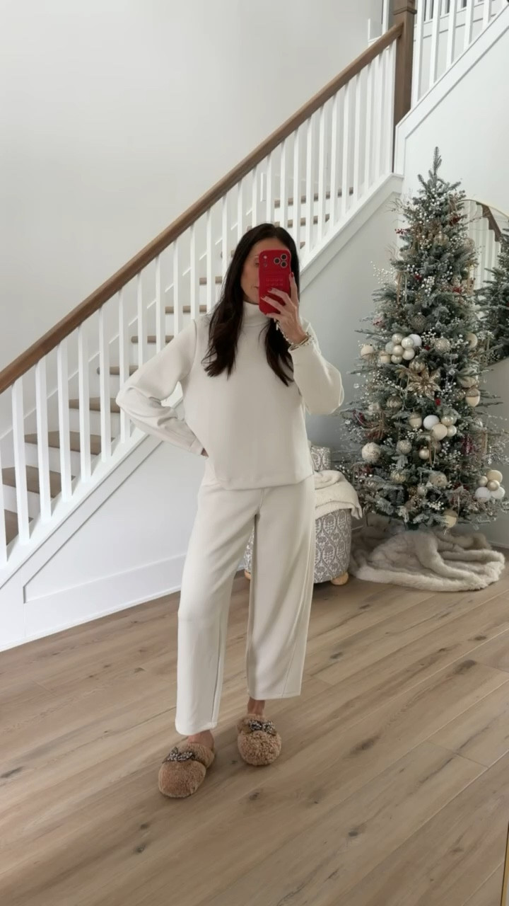 SPANX SALE up to 60% off + an extra 15% off code ANNAMXSPANX. 

ivory loungewear set, cozy at home, matching set, annabrstyle


#LTKSaleAlert #LTKSeasonal