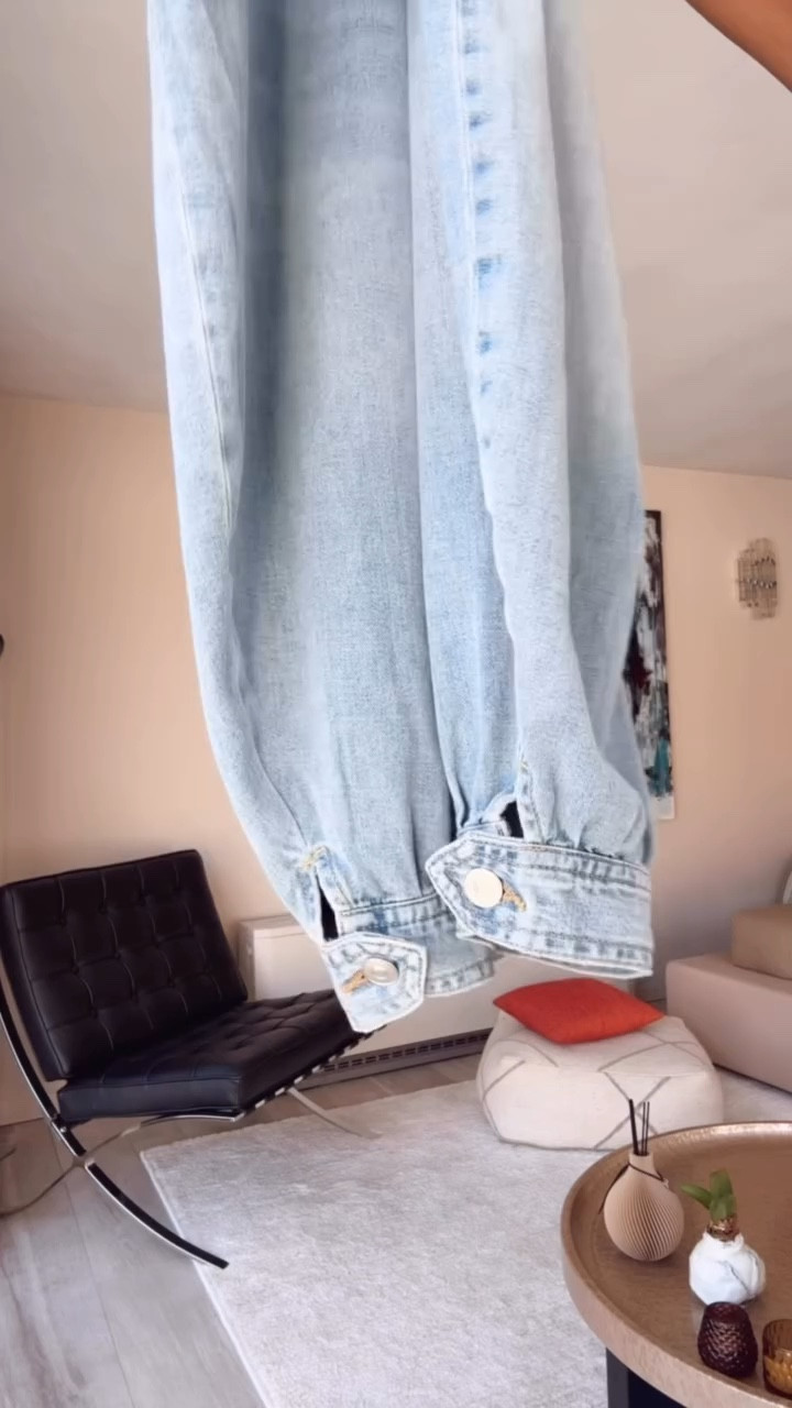 Casual 🤍
Gros crush sur les jeans balloon en ce moment…
Et vous 👉🏼
vous êtes team balloon, wide ou slim ?

#everydaystyle #jeanstyle #casualchic #denimlook #over50

#LTKover50style #LTKeurope #LTKfrance
