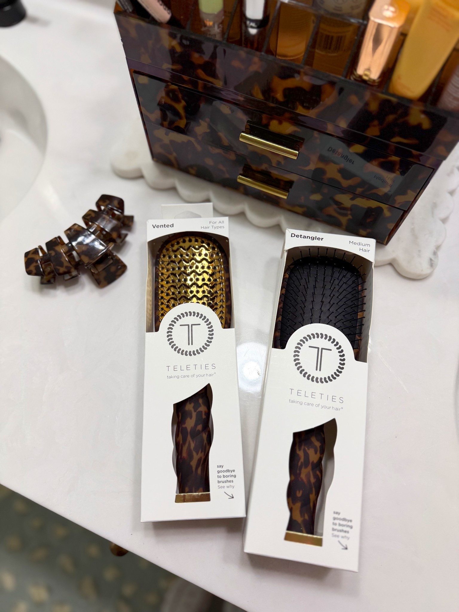 My obsession with these. 

Cleaning brush in the base, the padded brush has a mirror and storage. So iconic! 



#LTKselfcare #LTKFindsUnder50