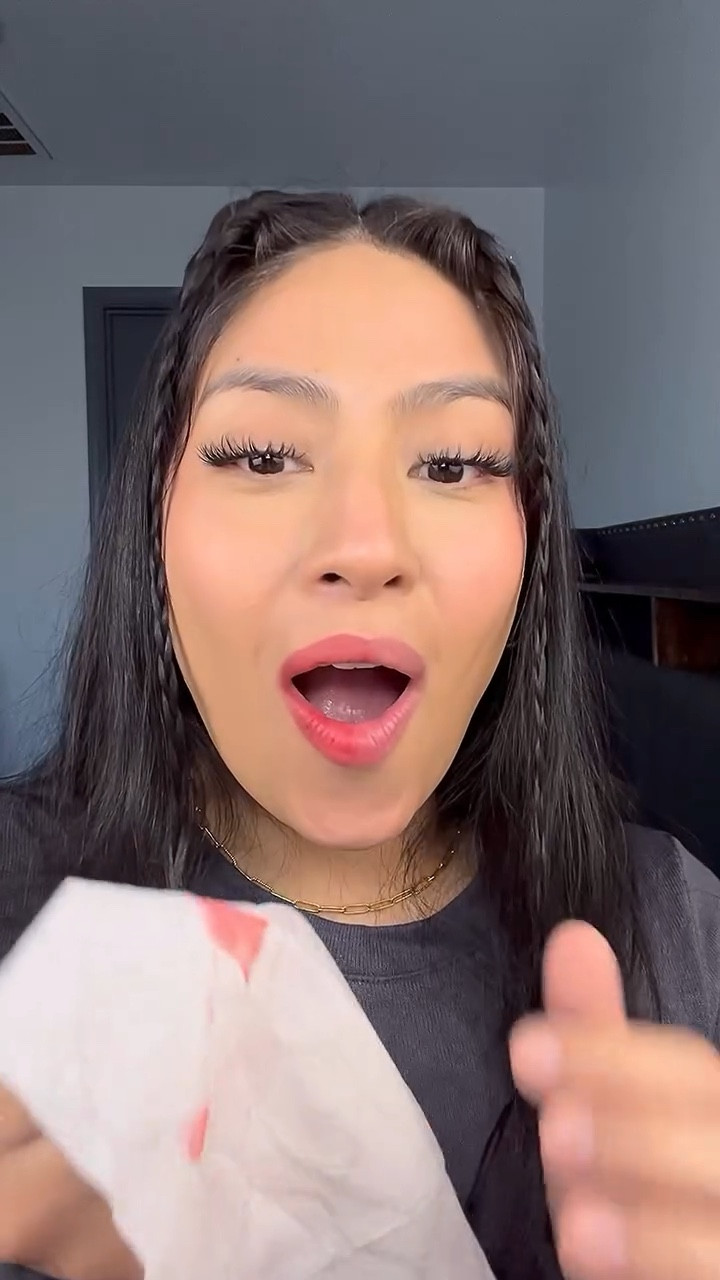 Walmart finds menos de $5 🙌🏻💋

Tienen 7 diferentes tonos, puedes combinarlo con gloss o dejarlo tal cual con el brillo!✨Es súper hidratante y duradero! Son de la marca Profusion 🛍️

Tono “Lychee glaze"

Affordable makeup, easy makeup, makeup routine, drugstore makeup, lip stain, lip tint, natural lips, natural makeup, maquillaje natural, profusion makeup @profusion

#LTKFallSale #LTKSaleAlert #LTKBeauty