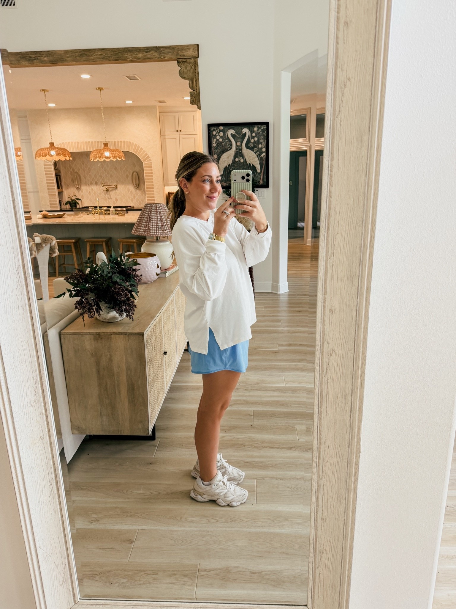 OOTD

Alo athletic wear sweatshirt aerie

#LTKootd #LTKmomlife #LTKSeasonal