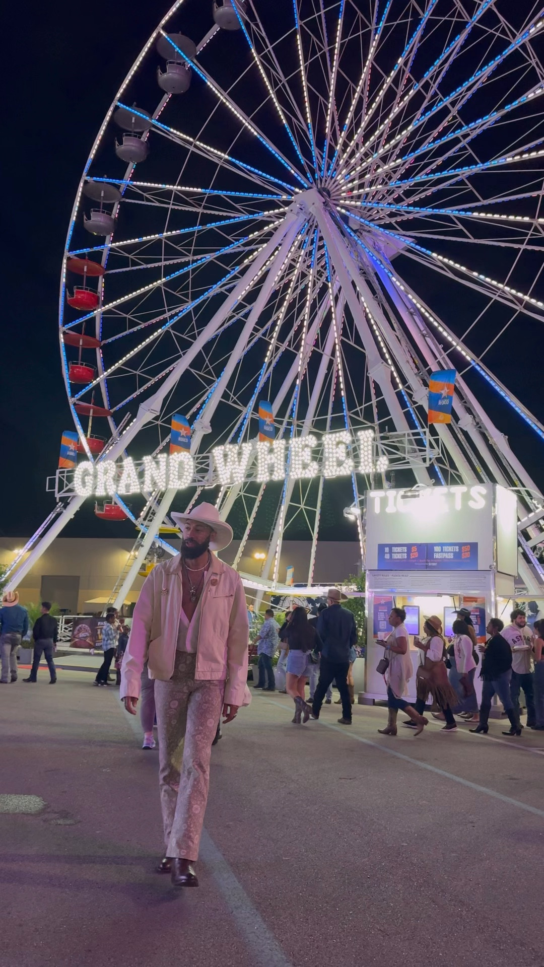 Strutting my stuff 

#LTKSeasonal #LTKSpringSale #LTKmens