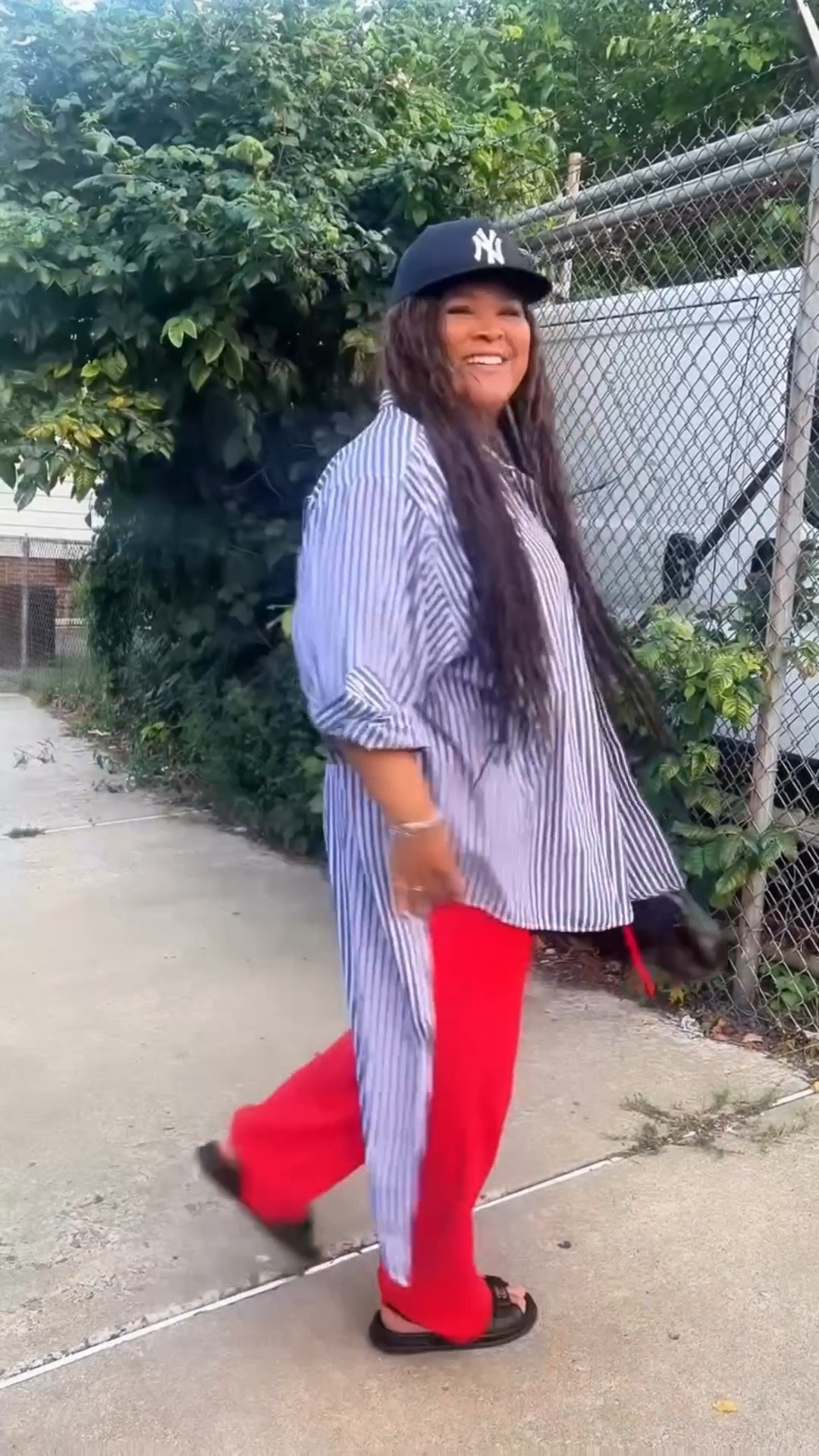 Today’s fit: chill mode activated. Yankee fitted up top, dad sandals in the feet. Balance is key. #OOTD #casualoutfits #over40