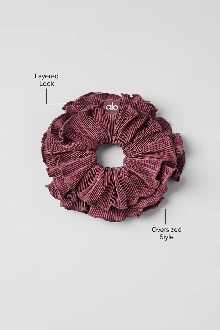 Micro Plisse Oversize Scrunchie - Burgundy Truffle | Alo Yoga (US)