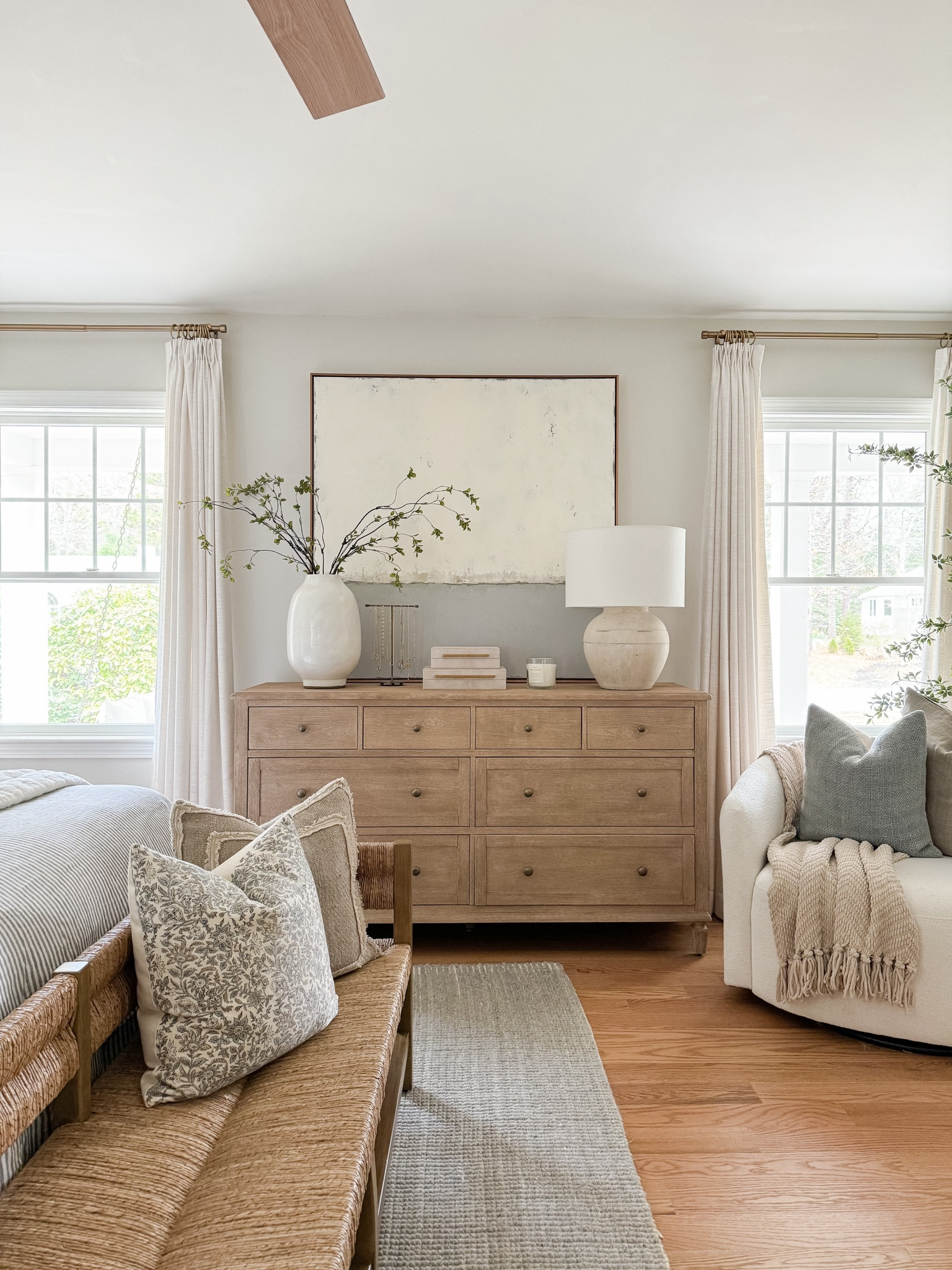 Modern coastal bedroom

Home Home design  Modern home  Home decor  Bedroom design  Bedroom inspo  Bedroom finds  Bed Decor  

Upholstered bed, vintage bench, pottery barn bedding, wall art, nightstand 

#LTKFindsUnder50 #LTKHome #LTKStyleTip