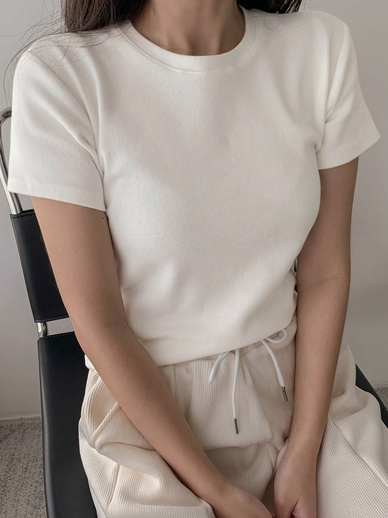 DAZY Women's Solid Color Round Neck Short Sleeve T-Shirt | SHEIN USA | SHEIN