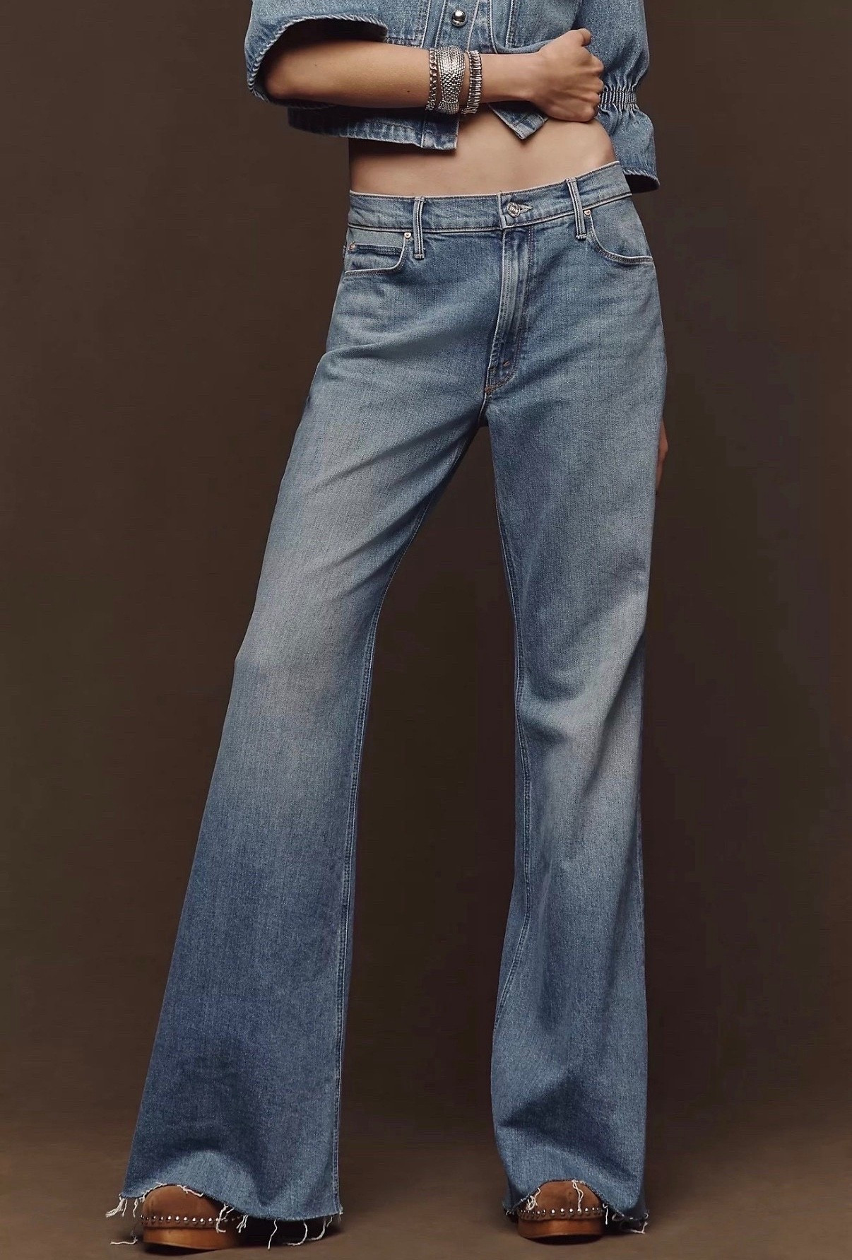 Obsessed with these jeans!
Flare jeans
Wide leg jeans 