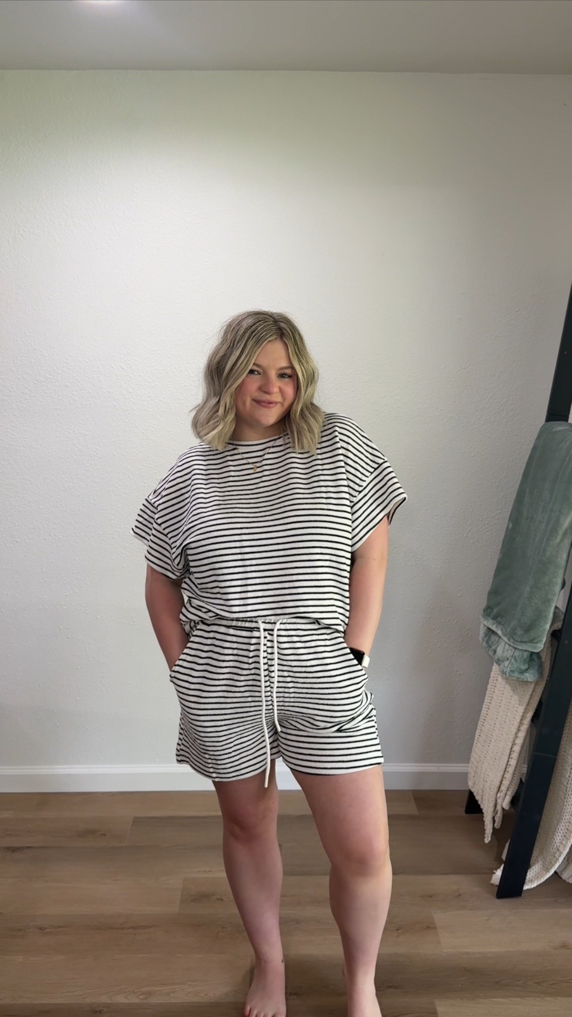 Size large 

#LTKFindsUnder50 #LTKMidsize #LTKStyleTip