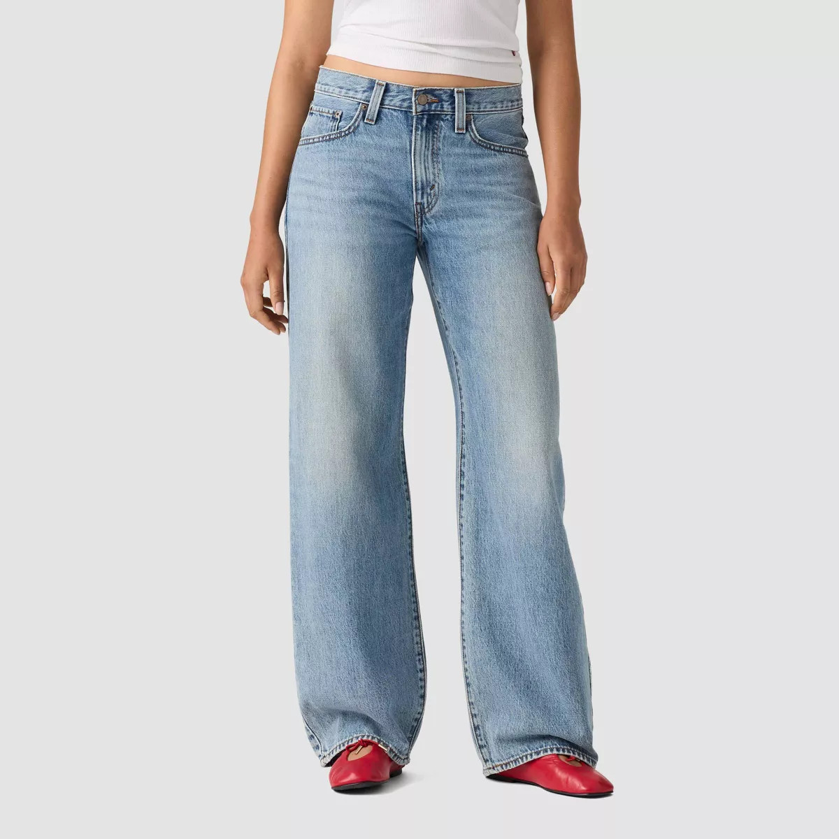 Levi's\u00ae Women's Twisted Vibe Middy Balloon Pant Medium Wash 26 | Target
