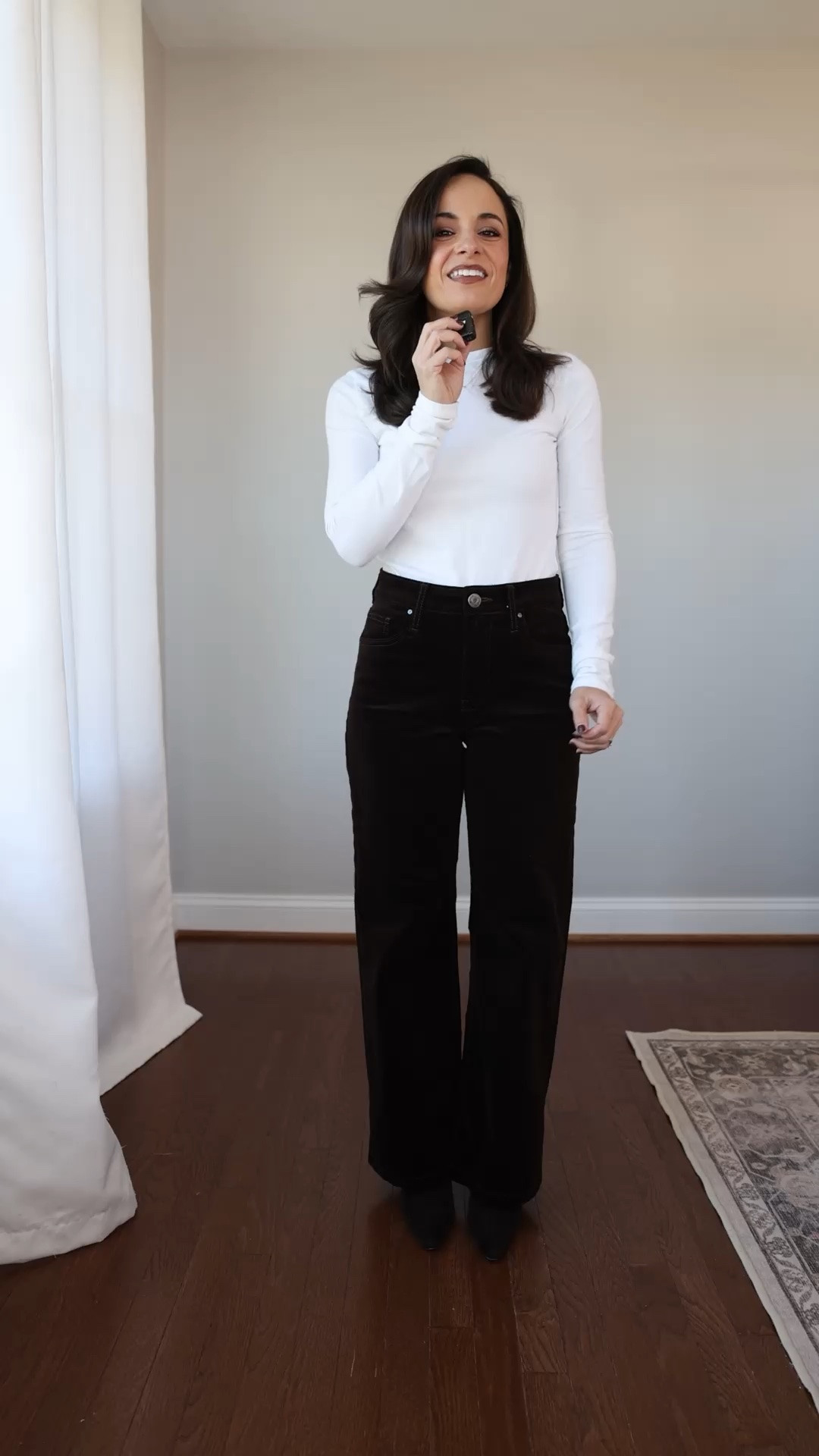 Testing the fit of petite jeans and pants from Kut from the Kloth - the verdict - a win! 

Jean corduroy pants: petite 00 / 10.25” rise / 28.25” inseam 
White t-shirt: xs

Meg Wide Leg Jeans: 00 petite / 10.25” rise / 27” inseam 

Avery straight leg: 00 petite / 10.25” rise / 25.5” inseam 

@kutfromthekloth #ad 

For size comparison, I’m 4’10” 105lbs. My measurements are 32”, 24”, 36”. I typically wear petite xxs/00/24 and have a 25” ankle inseam and a 27.5-28” full length inseam.