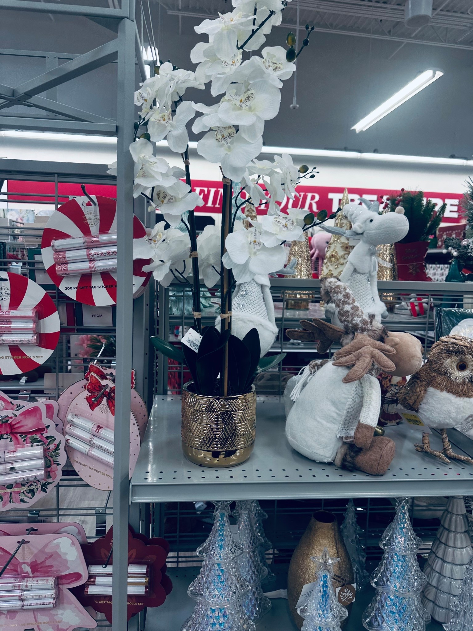 Neutral decor that works all year long 🤍 These florals instantly elevate a space and look beautiful in entryways, living rooms, or on a console table. Linking similar pieces I love.

#LTKSeasonal #LTKGiftGuide #LTKHome