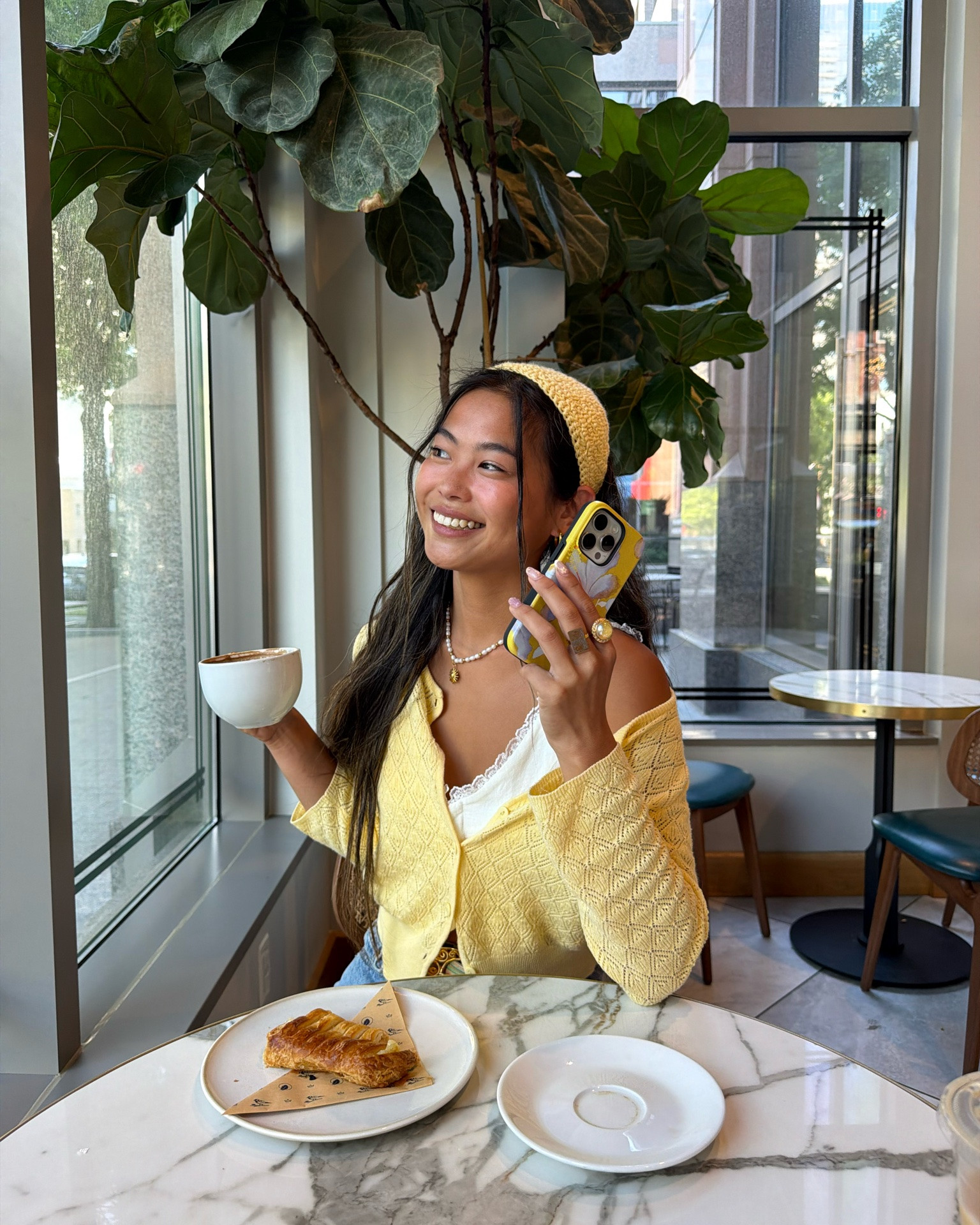 spring accessories are officially my favorite part of getting ready lately ✨ this phone case adds the cutest little pop of color and instantly makes everything feel more fun + beachy 🌼🐝🪻 linked it on my LTK for anyone looking for cute summer phone accessories 💛