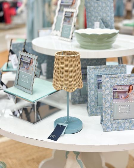 The entire Society Social collection is now 50% off at Belk! 

Society social crown and ivy, grandmillennial, coastal grandmother, blue and white, blue and green, preppy decor, preppy home, classic home, southern home 

#LTKFindsUnder100 #LTKHome #LTKSaleAlert
