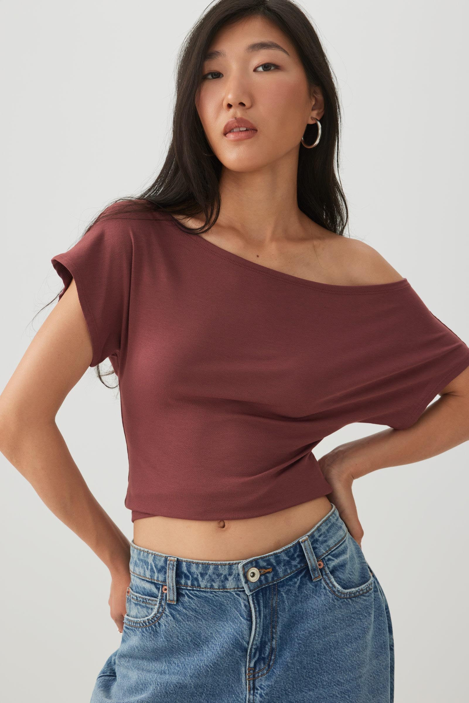 Asymmetric Cropped Top Burgundy | Ardene Canada | Ardene US