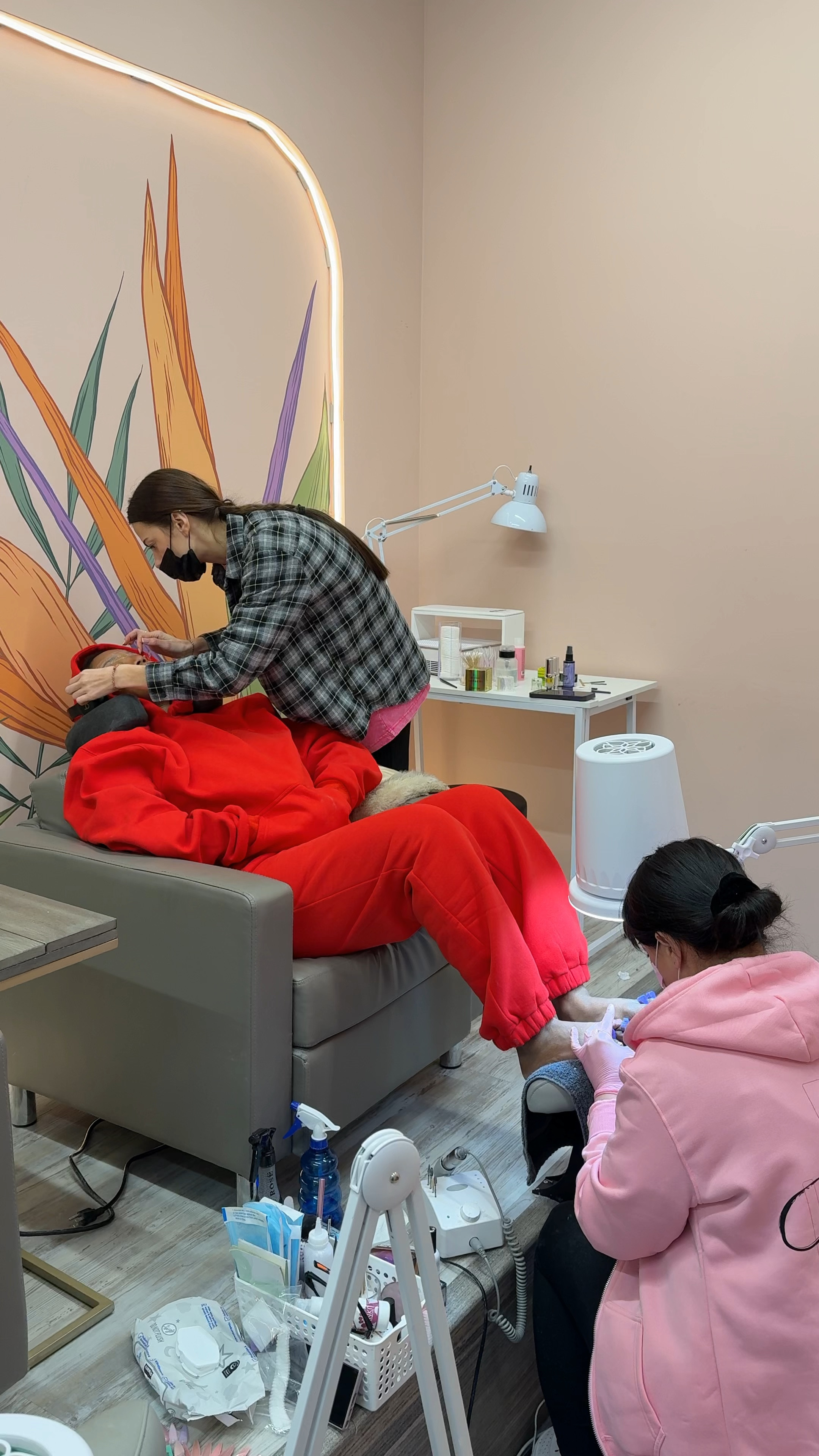 Coziest sweat suit ever! Comfrt 
Wearing XL

I wish I got XXL on bottoms i love my things very baggy. 

#LTKTravel #LTKActive #LTKStyleTip