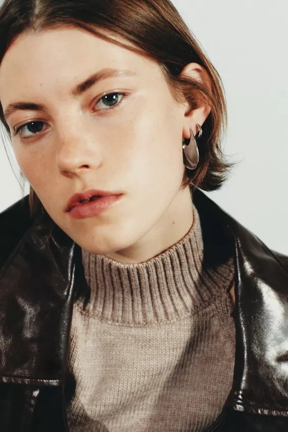 IRREGULAR HOOP METAL EARRINGS | Zara US