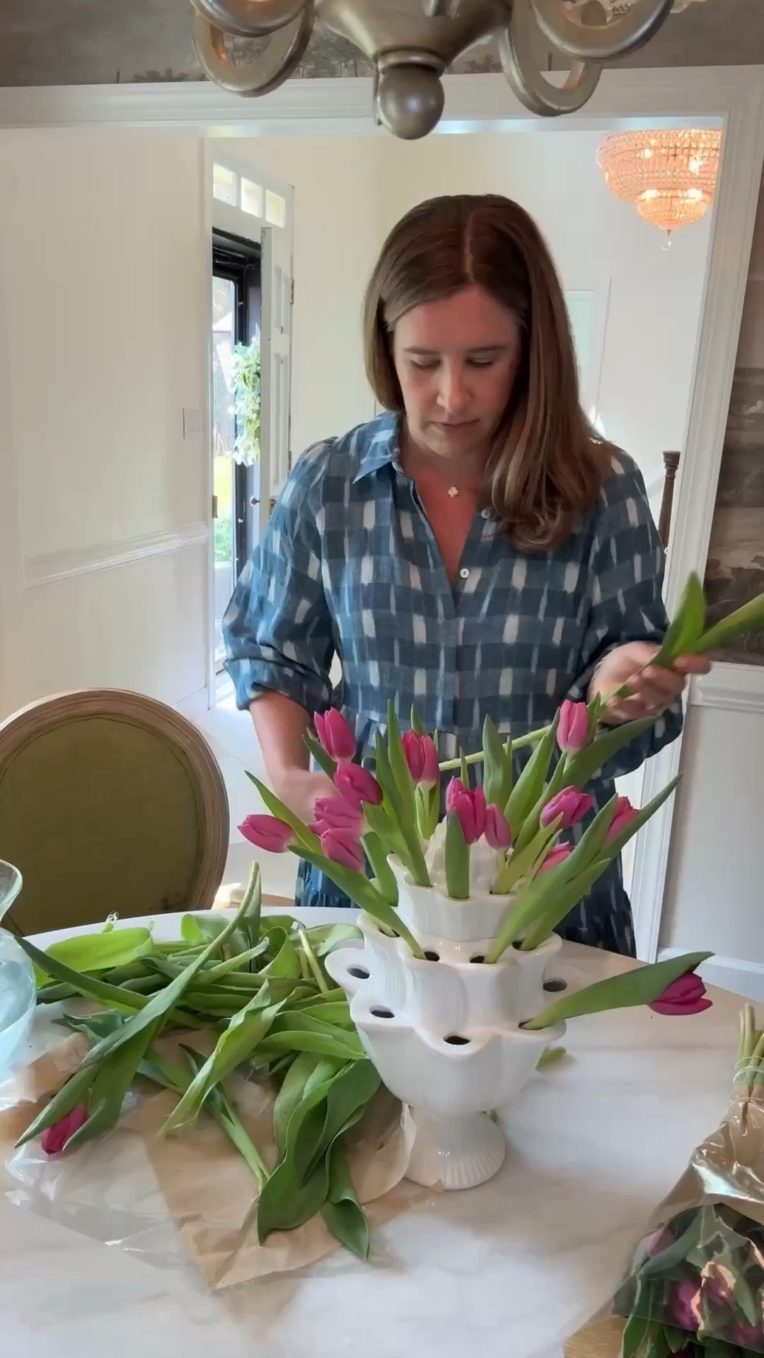I’ve always loved tulips, but they can look a little…sad after a day or two 🌷
This tulipiere completely changed that. It has individual openings for each stem so everything stays upright and looks intentional.
I also love the height (mine is 13”)—perfect for a centerpiece without blocking your view across the table 🤍

@wayfair #WayfairPartner  #ad #Wayfair

#LTKSeasonal #LTKHome #LTKSaleAlert