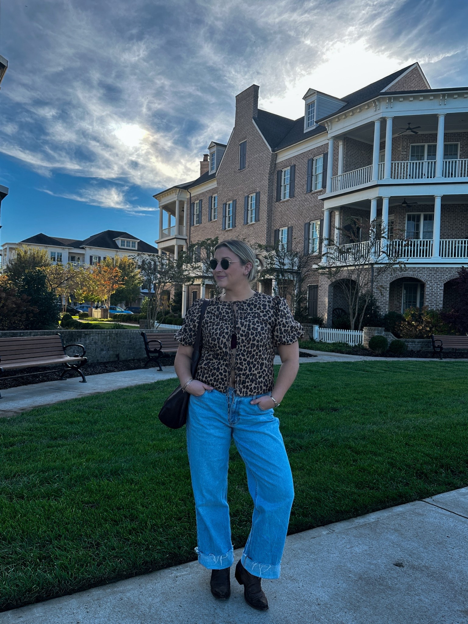 OBSESSED WITH THIS TOP 

#LTKStyleTip #LTKFindsUnder50 #LTKSeasonal