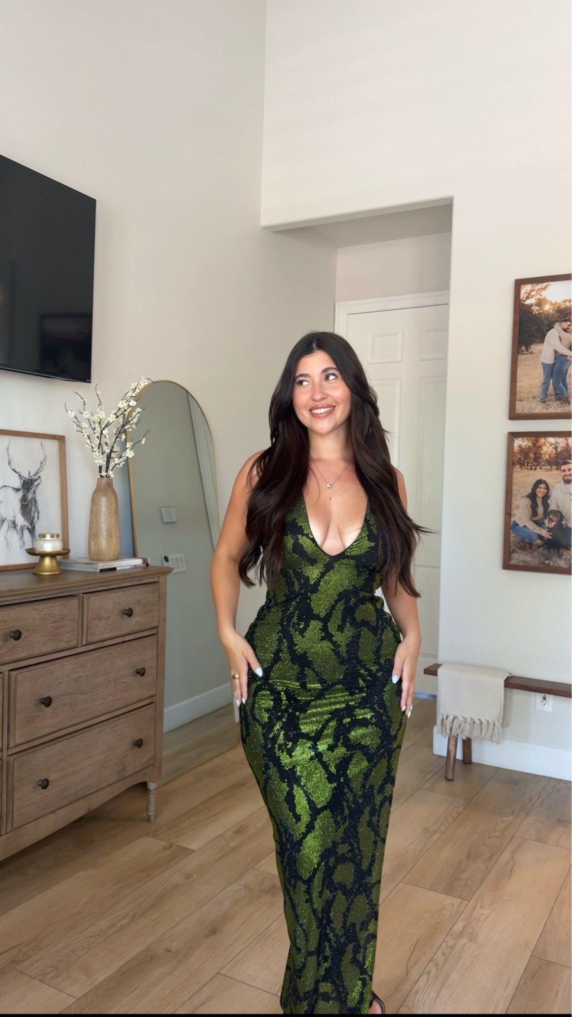 This dress for a night out >>
Wearing a size US 6
@ohpolly

#LTKootd #LTKMidsize #LTKPetite