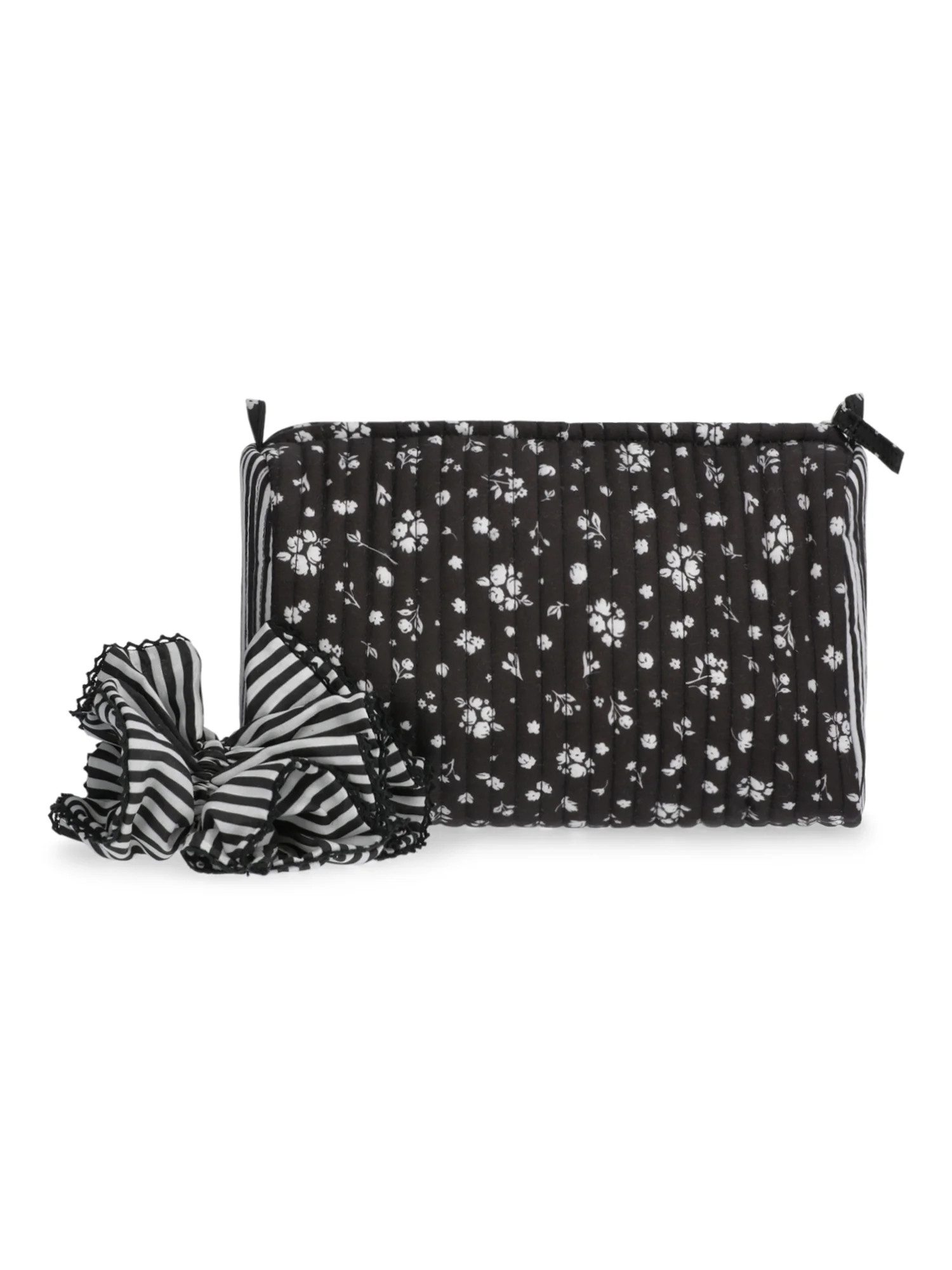 No Boundaries Women's Quilted Pouch and Hair Scrunchie Set, 2-Piece, Balck Ditsy/Floral | Walmart (US)