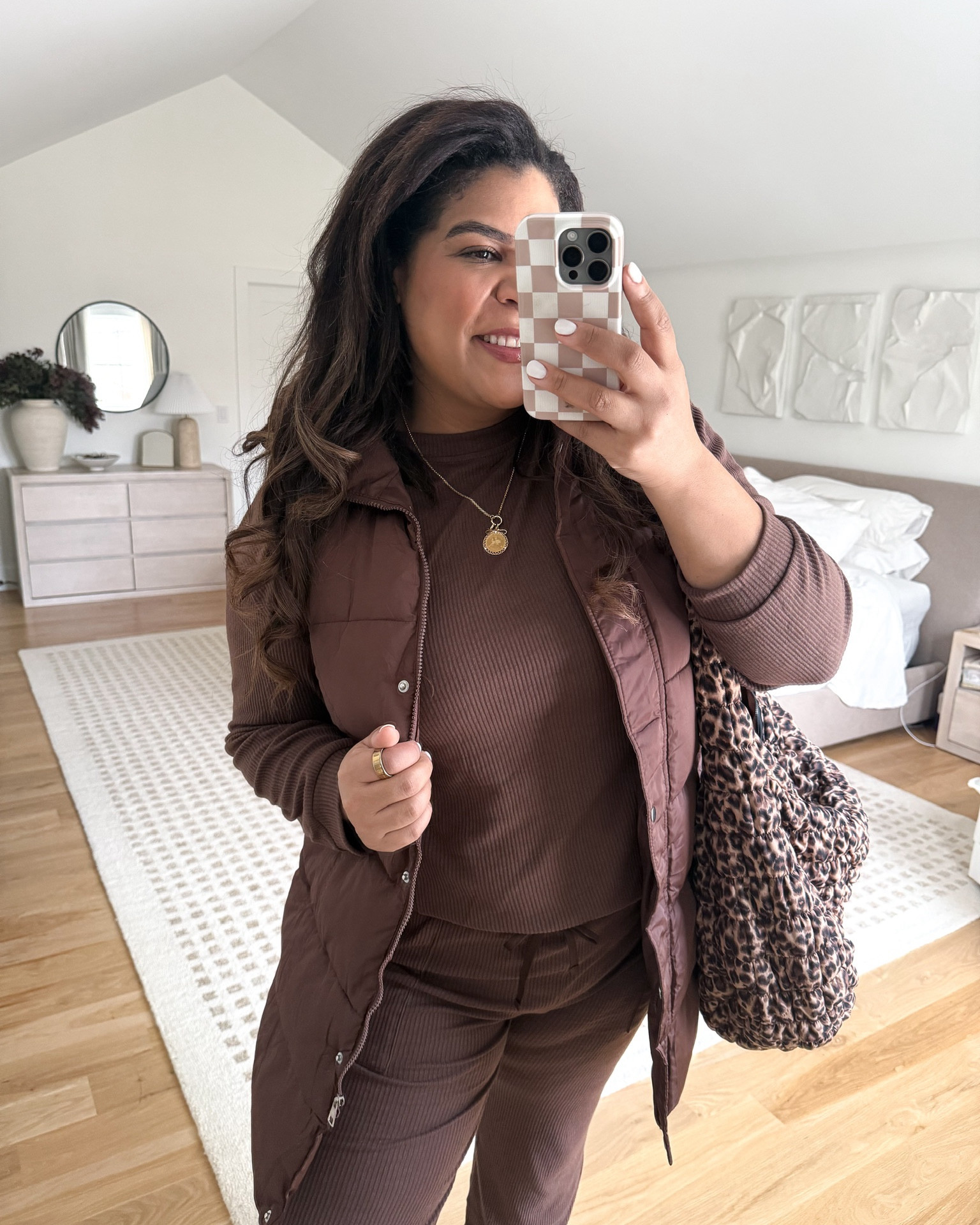 midsize winter ootd! my favorite loungewear set, a must have! I’m 5’9” size 12/XL & 23 weeks pregnant wearing a size XL  



#LTKootd #LTKMidsize #LTKBump