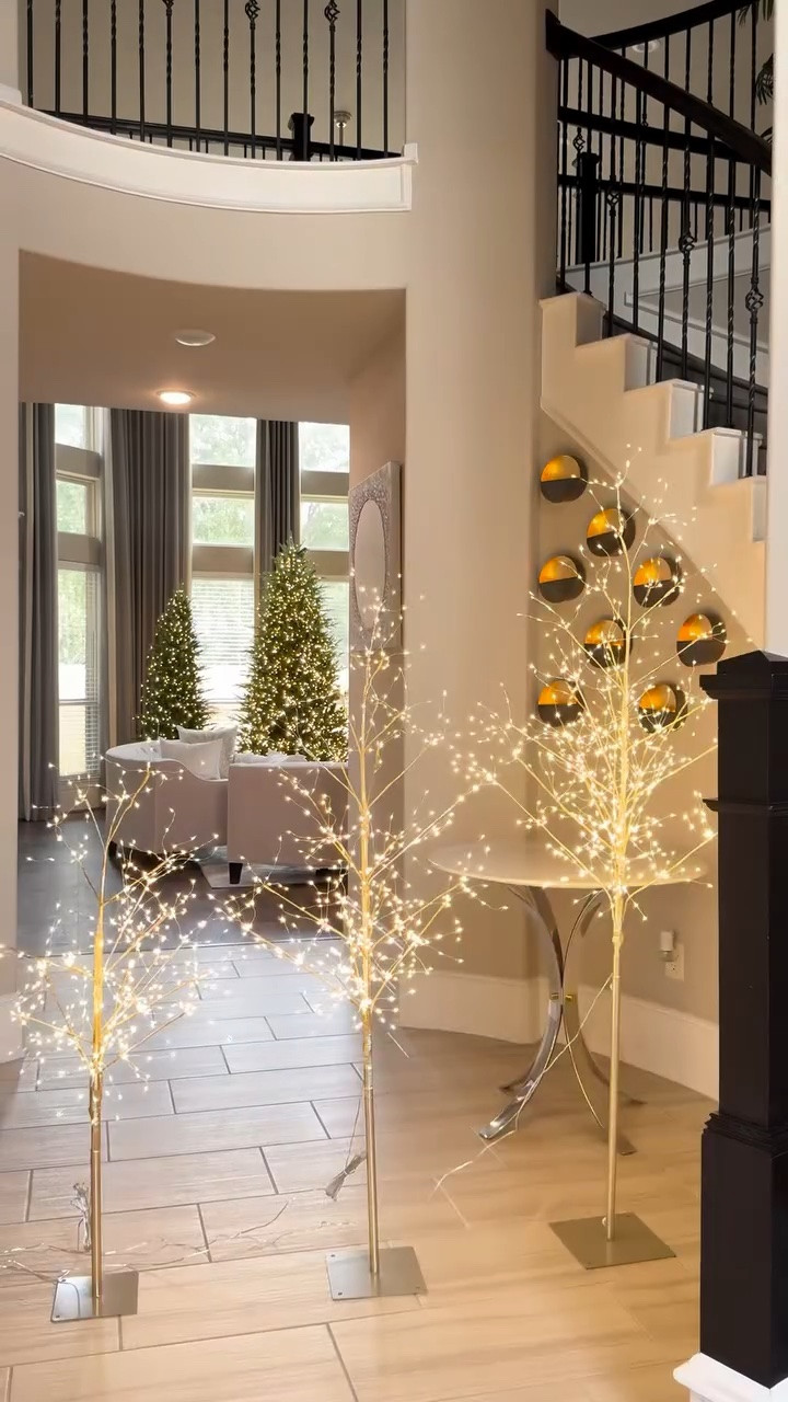 They’re finally back and will be gone again soon! Grab them now! Never too early 🥰 #holidaydecor #christmasdecor

#LTKHome #LTKActive